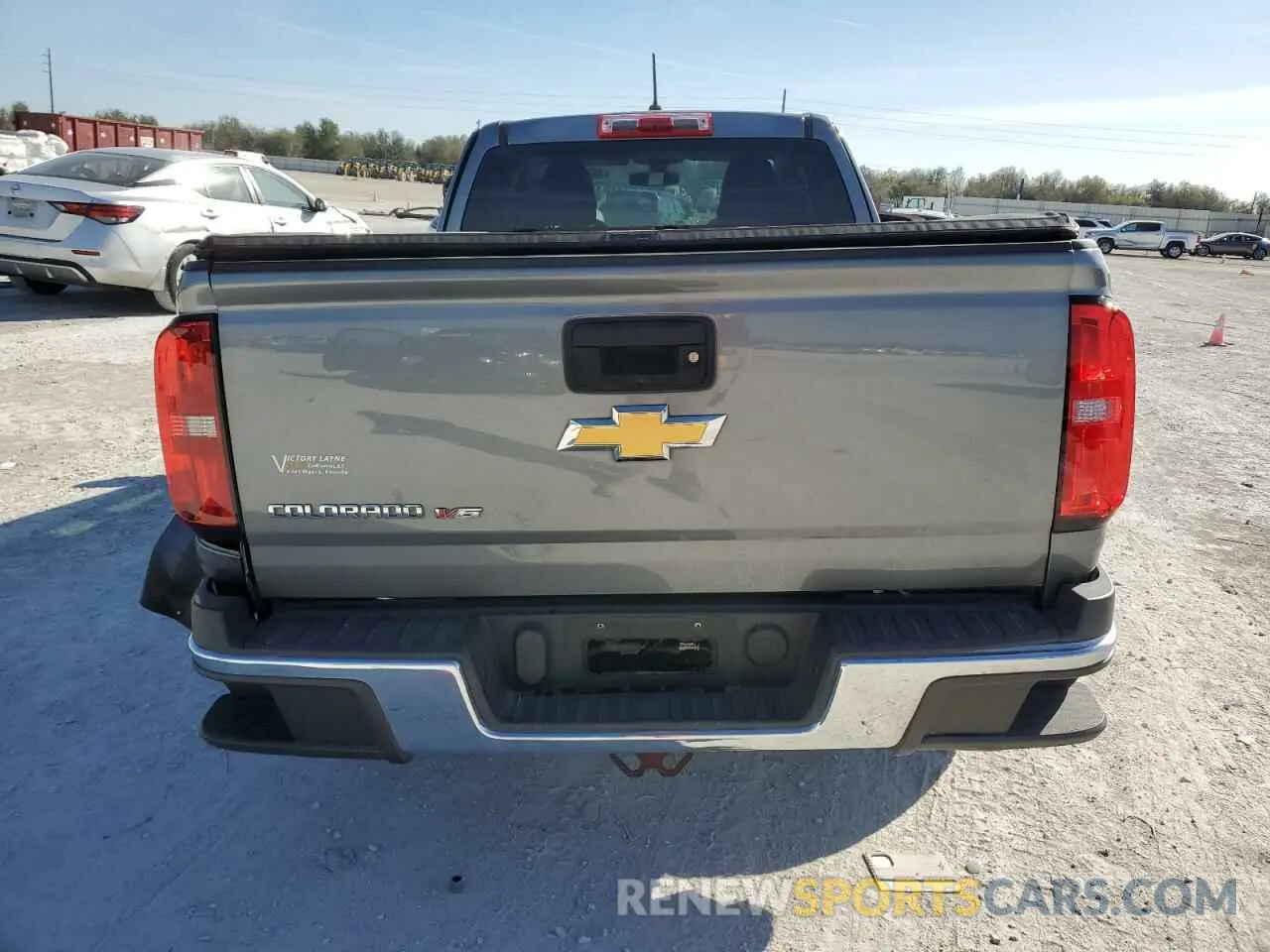 6 Photograph of a damaged car 1GCHTBEN7L1227940 CHEVROLET COLORADO 2020