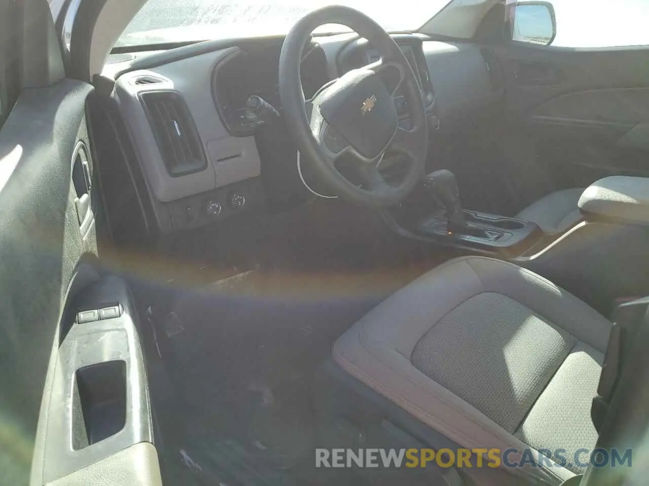 8 Photograph of a damaged car 1GCHTBEN7L1227940 CHEVROLET COLORADO 2020