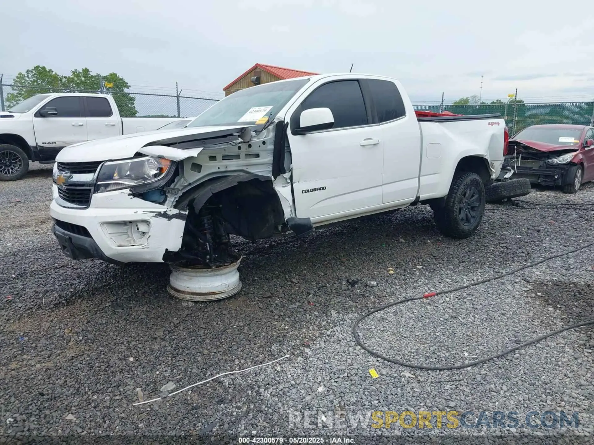 2 Photograph of a damaged car 1GCHTCEA0L1224915 CHEVROLET COLORADO 2020