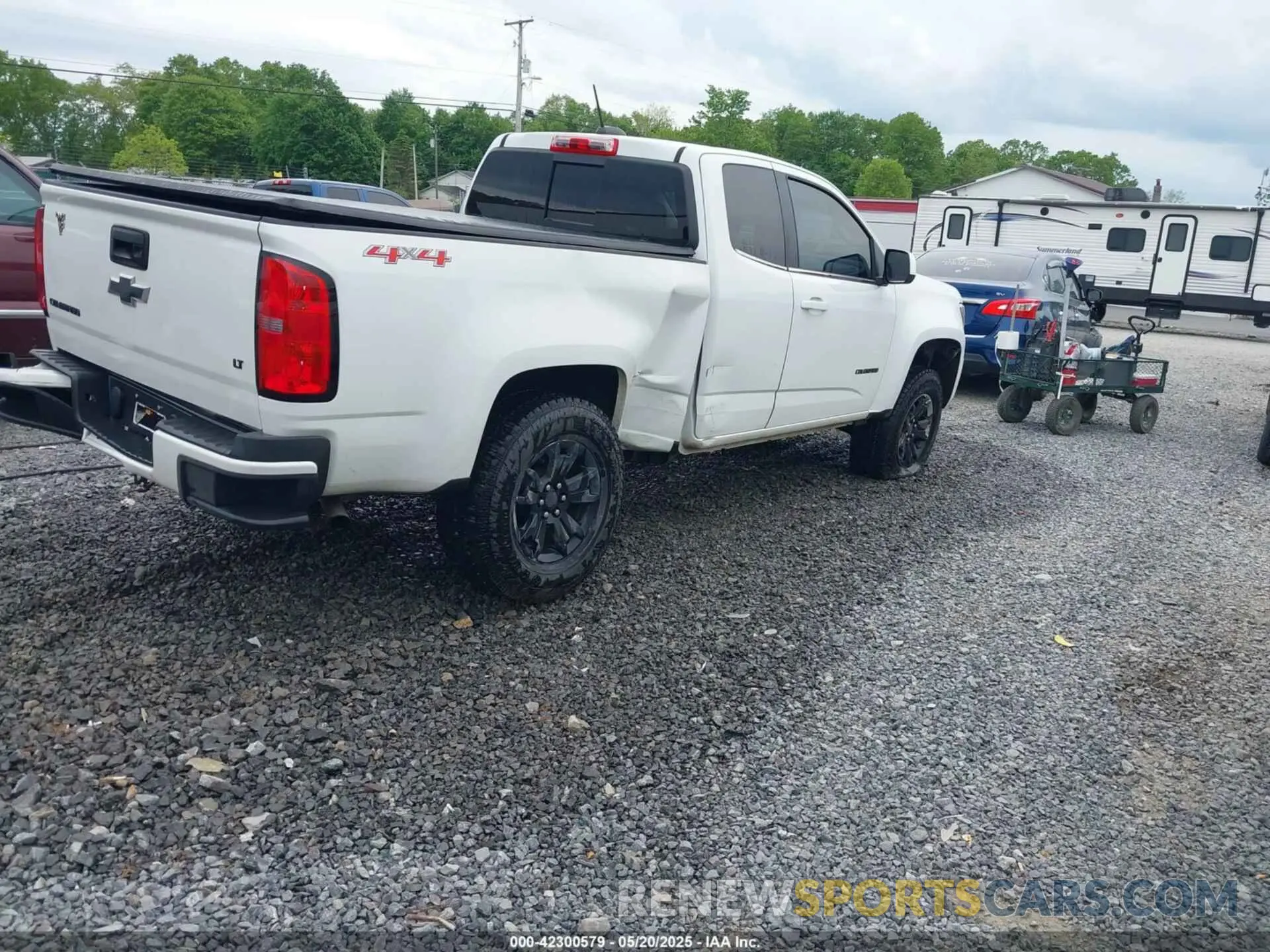 4 Photograph of a damaged car 1GCHTCEA0L1224915 CHEVROLET COLORADO 2020