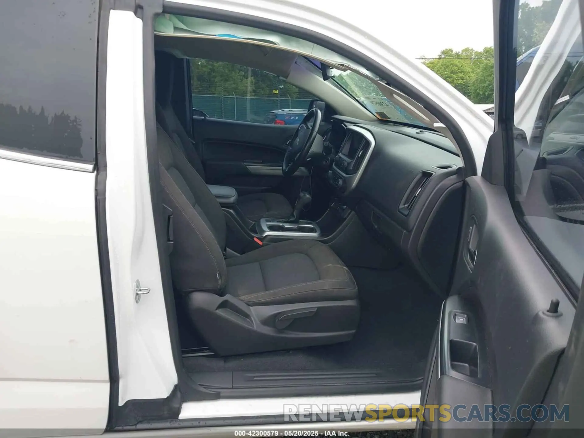 5 Photograph of a damaged car 1GCHTCEA0L1224915 CHEVROLET COLORADO 2020