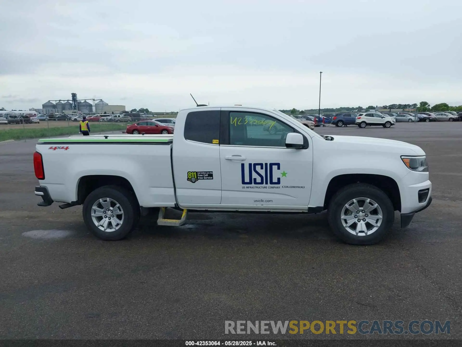 13 Photograph of a damaged car 1GCHTCEA5L1181205 CHEVROLET COLORADO 2020