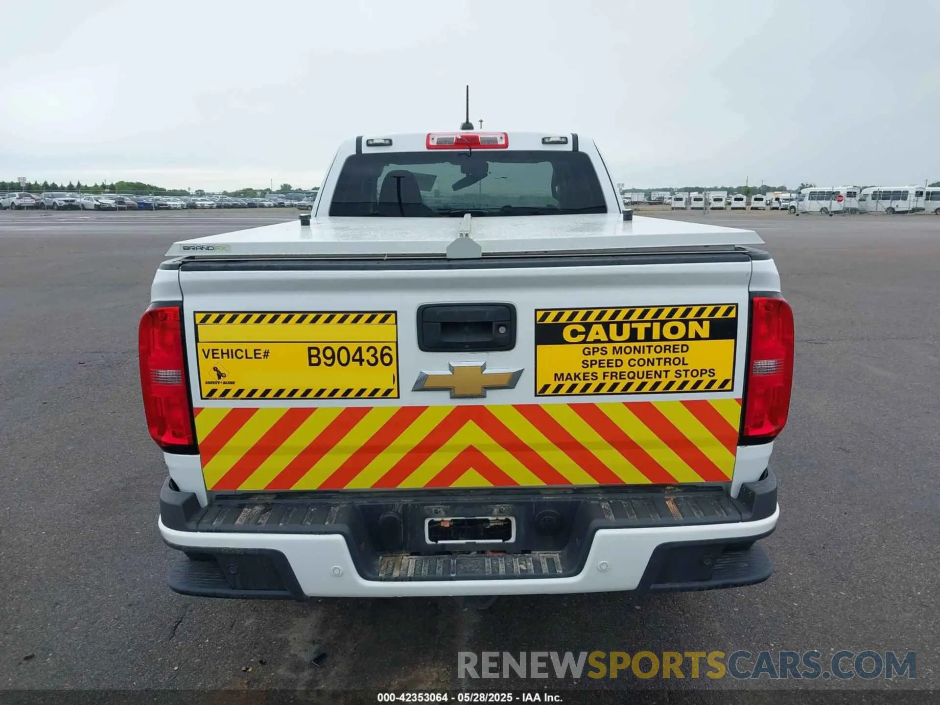 16 Photograph of a damaged car 1GCHTCEA5L1181205 CHEVROLET COLORADO 2020