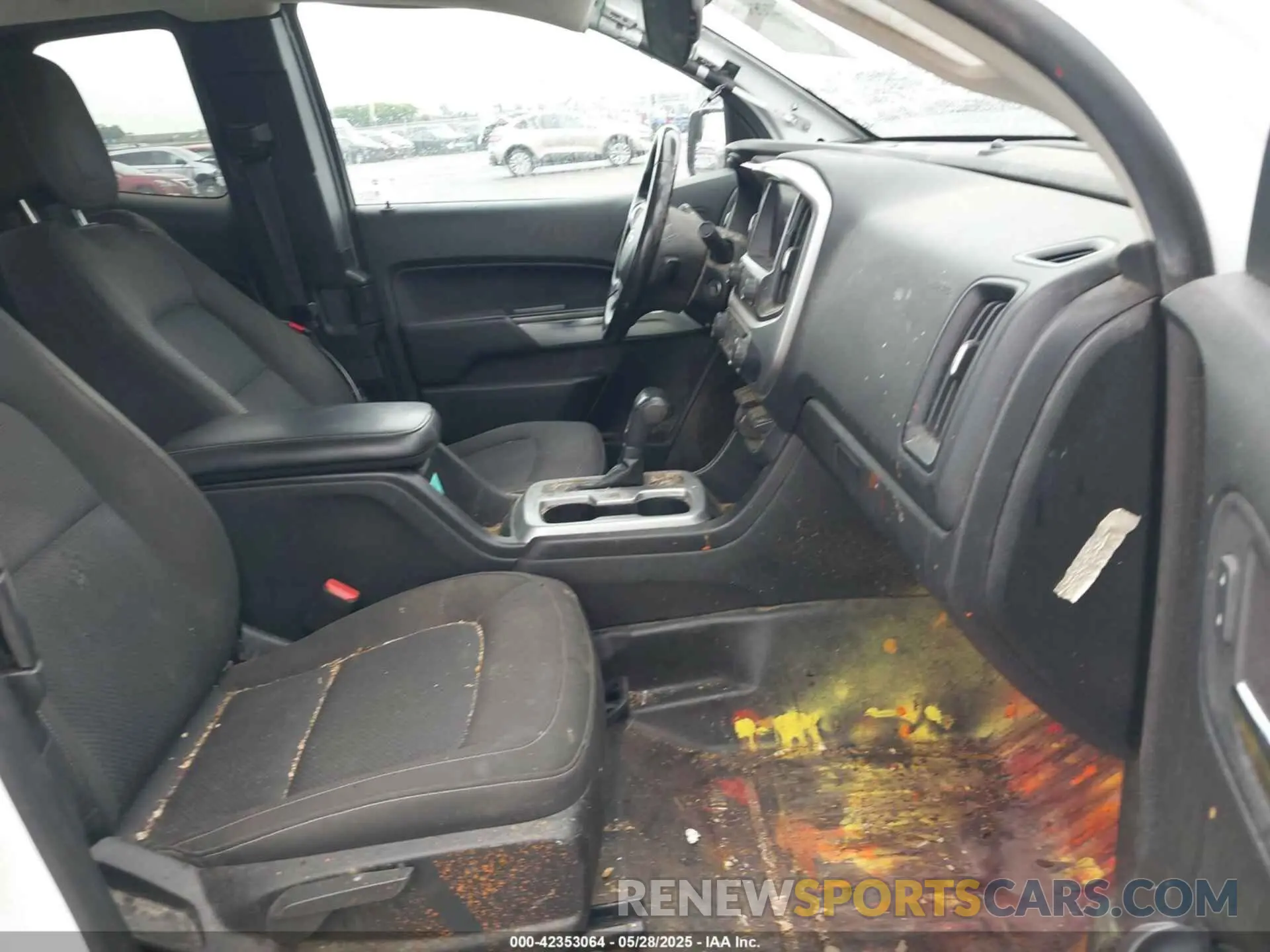 5 Photograph of a damaged car 1GCHTCEA5L1181205 CHEVROLET COLORADO 2020