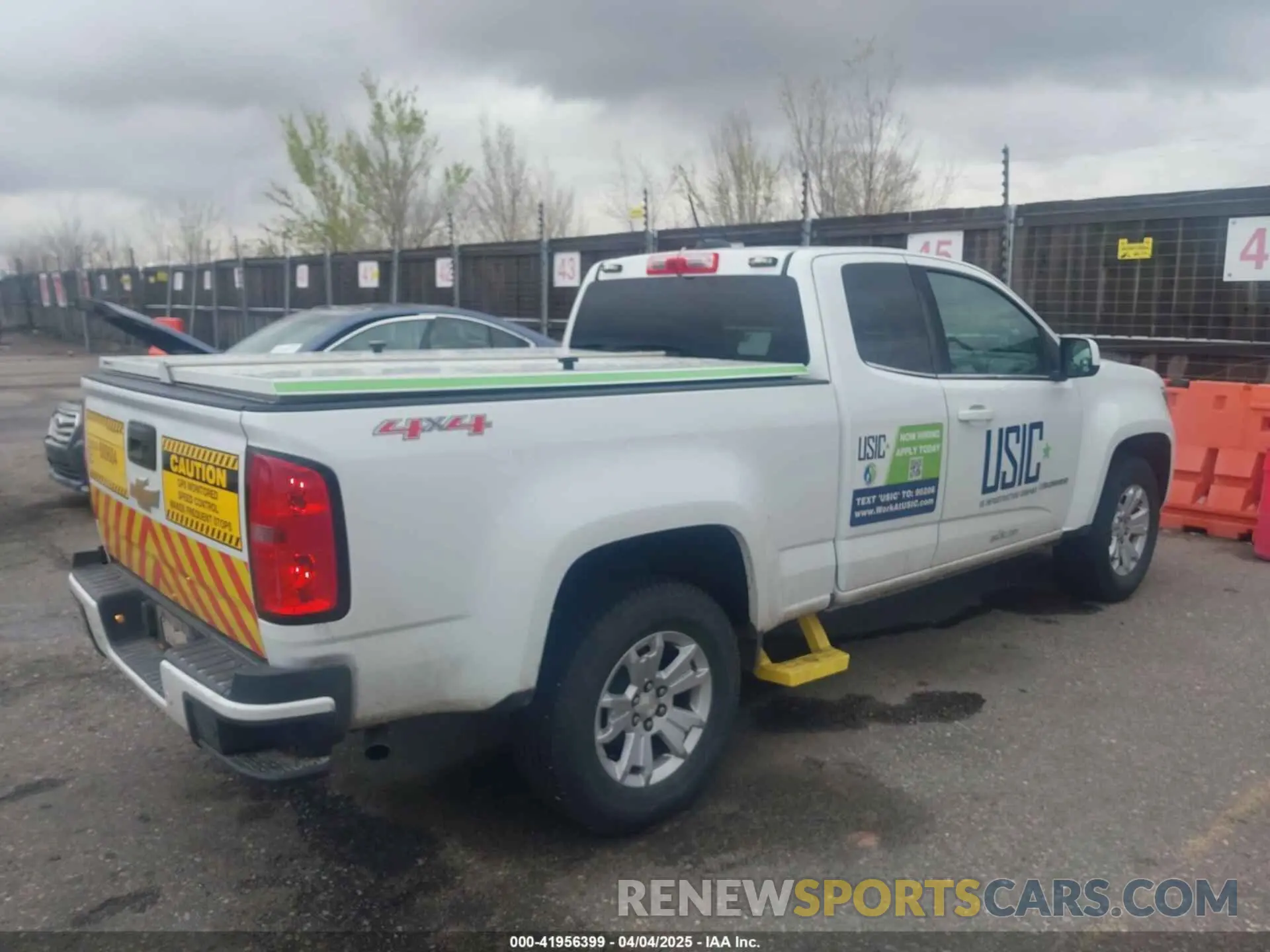 4 Photograph of a damaged car 1GCHTCEA7L1182355 CHEVROLET COLORADO 2020