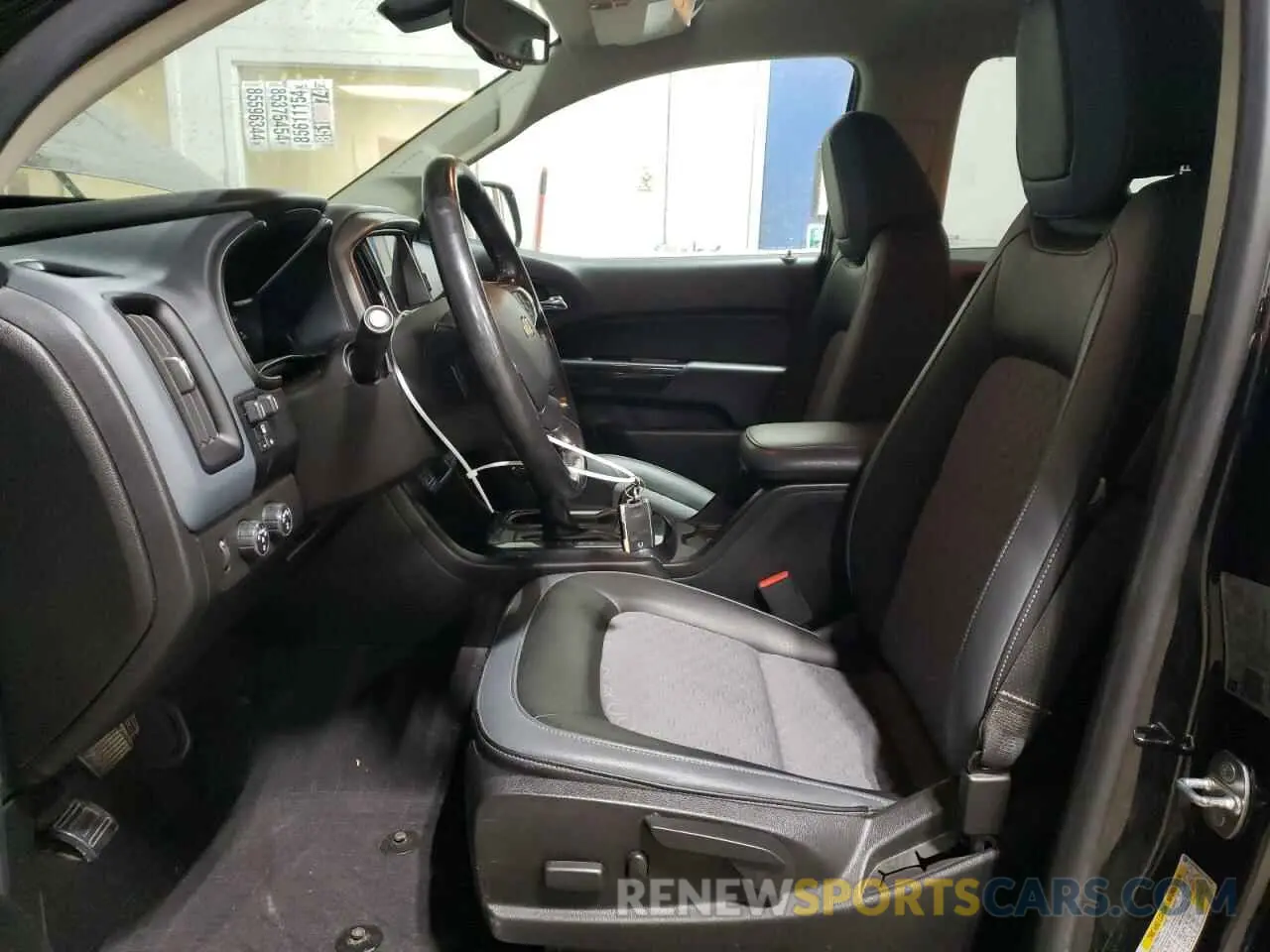 7 Photograph of a damaged car 1GCPTDE10L1194445 CHEVROLET COLORADO 2020