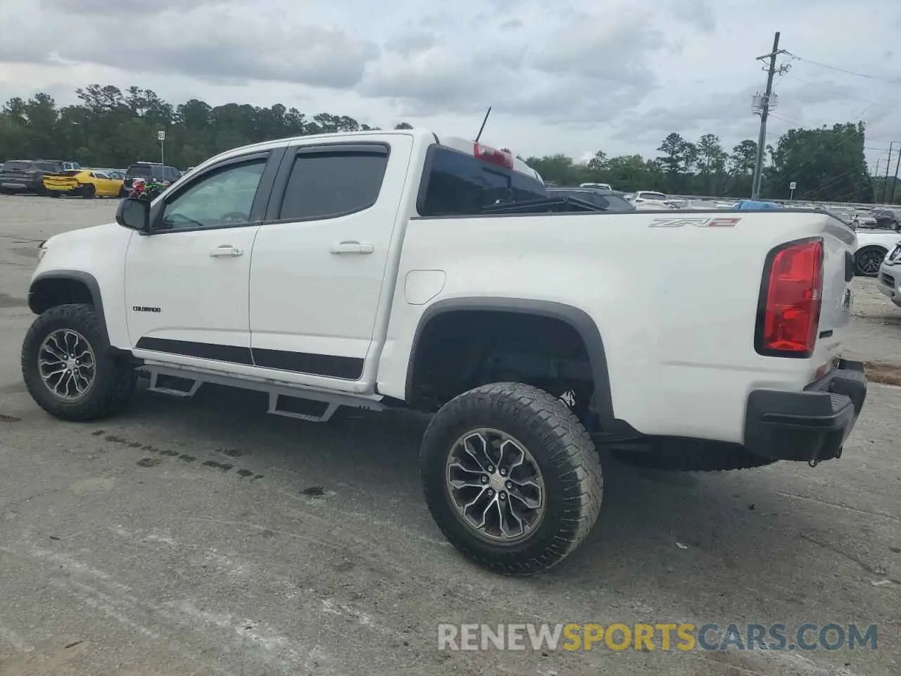 2 Photograph of a damaged car 1GCPTEE13L1154592 CHEVROLET COLORADO 2020
