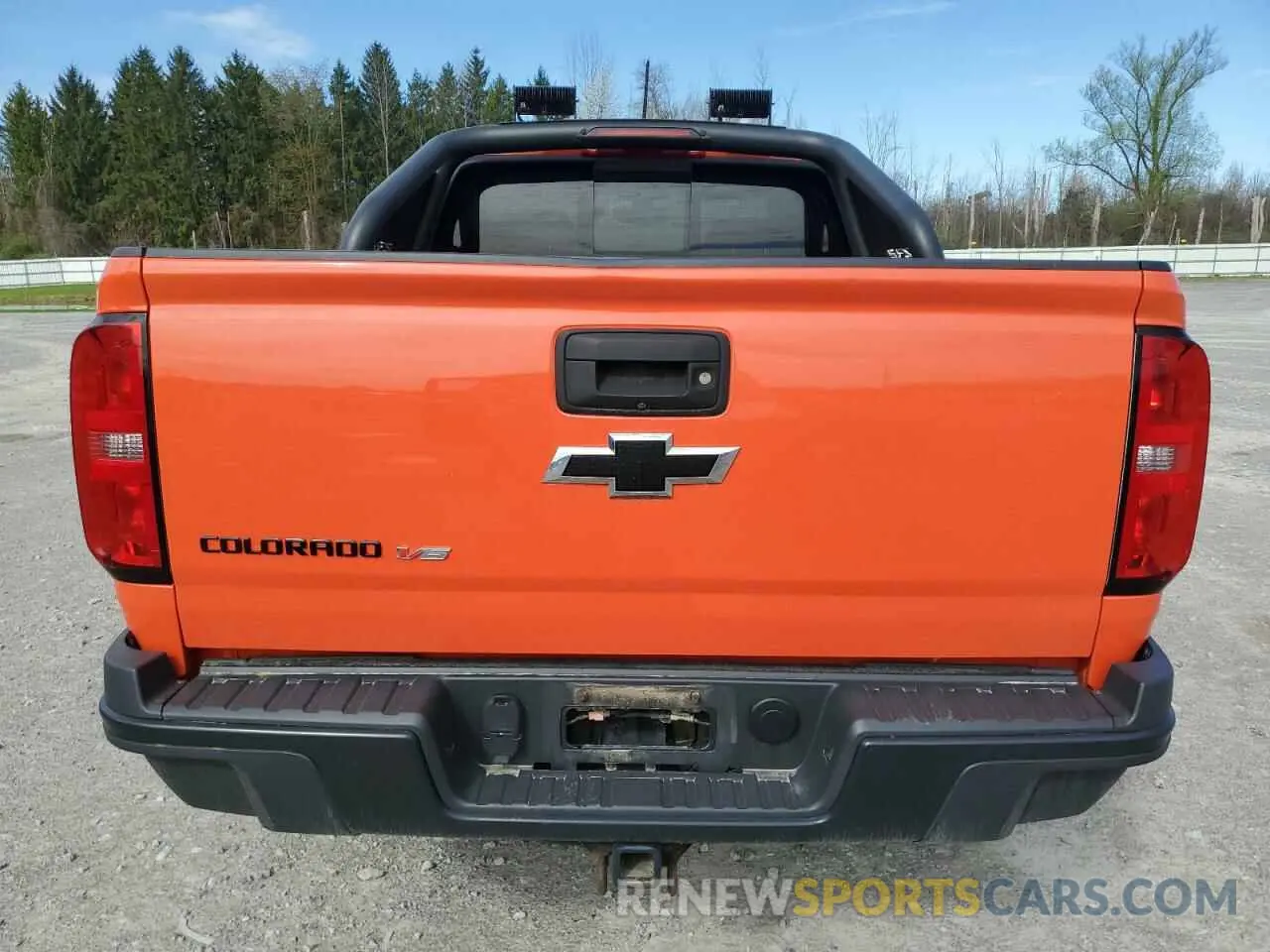 6 Photograph of a damaged car 1GCRTEEN2L1143689 CHEVROLET COLORADO 2020