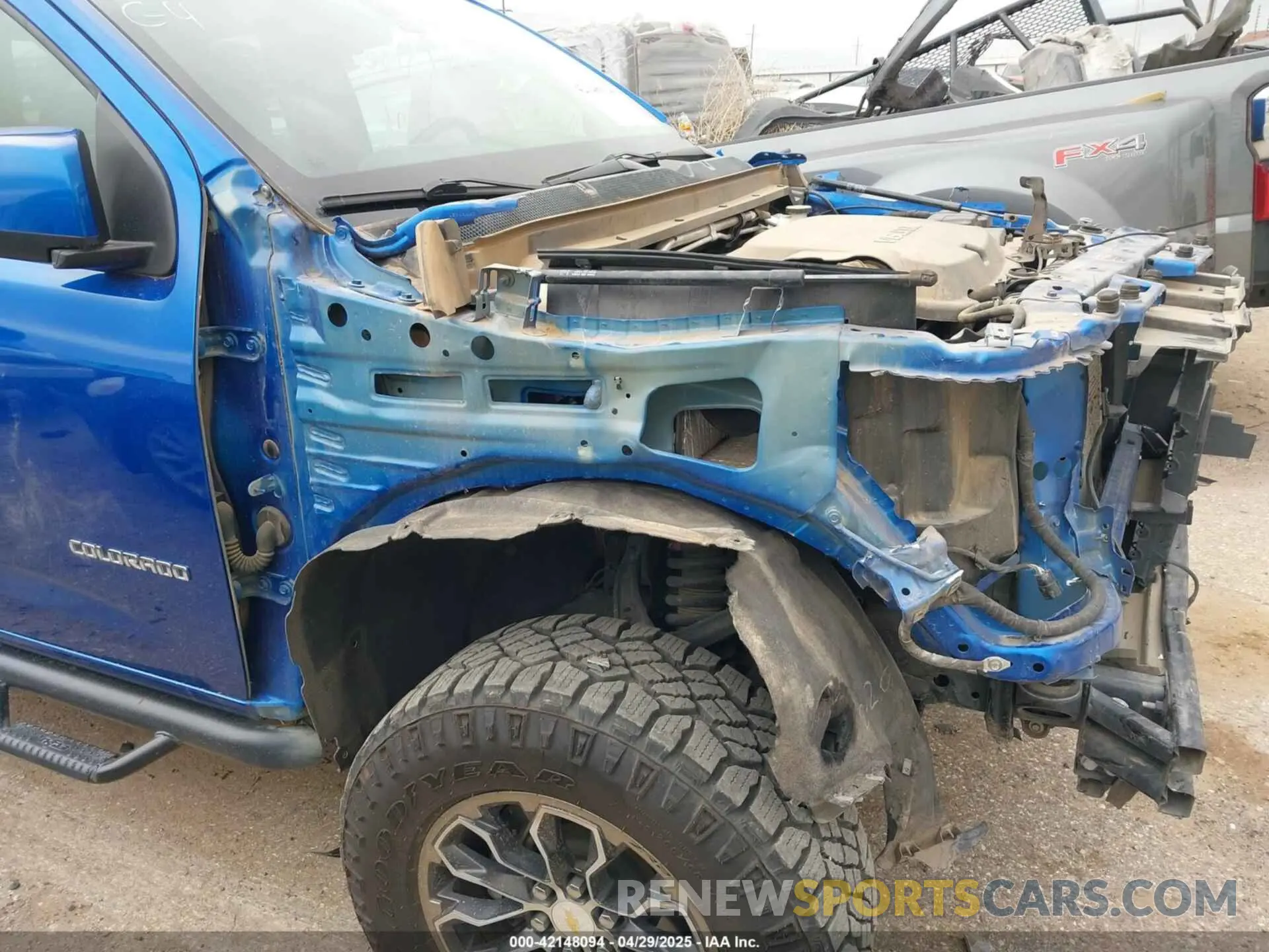 18 Photograph of a damaged car 1GCRTEEN9L1189746 CHEVROLET COLORADO 2020