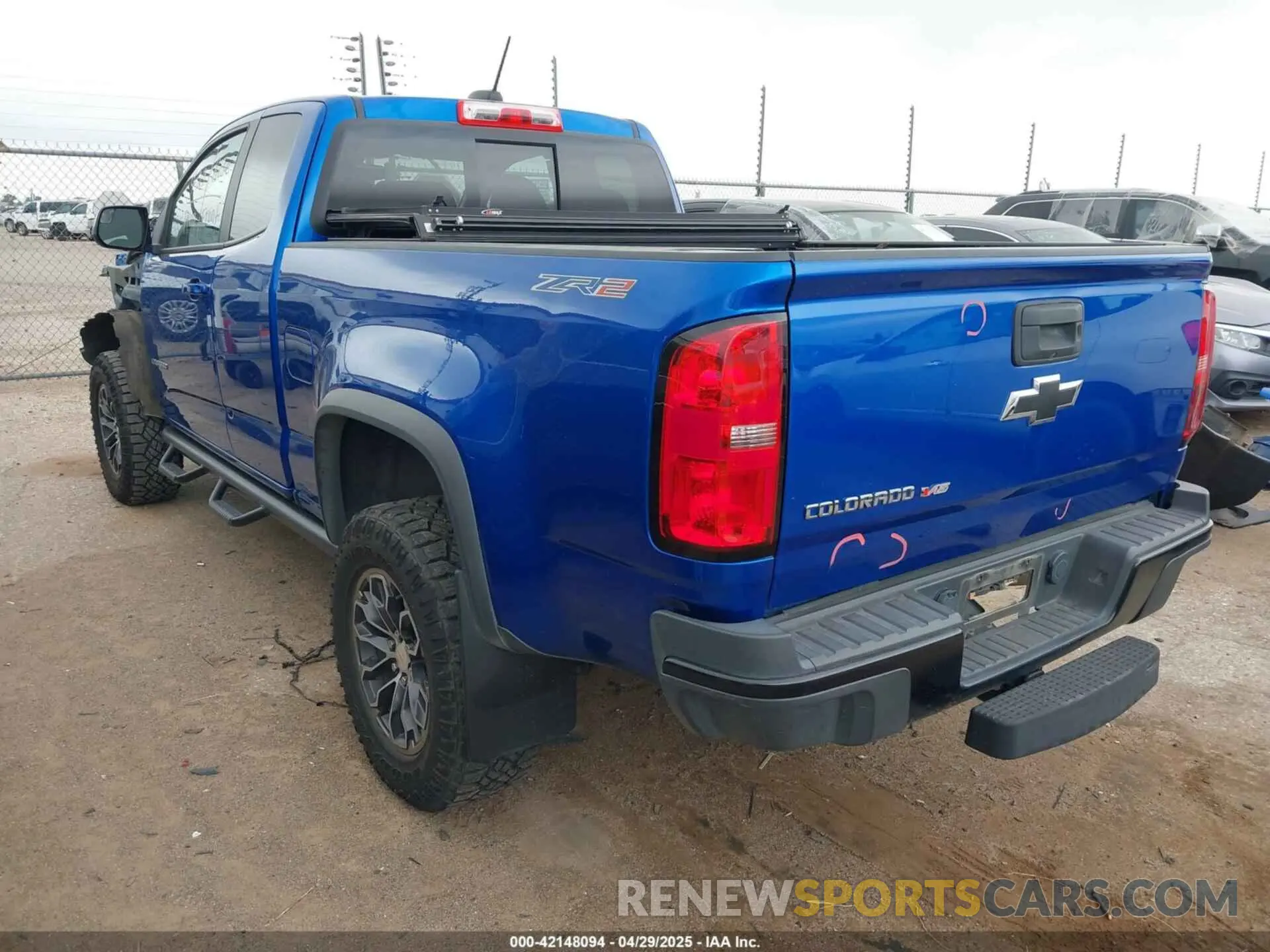 3 Photograph of a damaged car 1GCRTEEN9L1189746 CHEVROLET COLORADO 2020