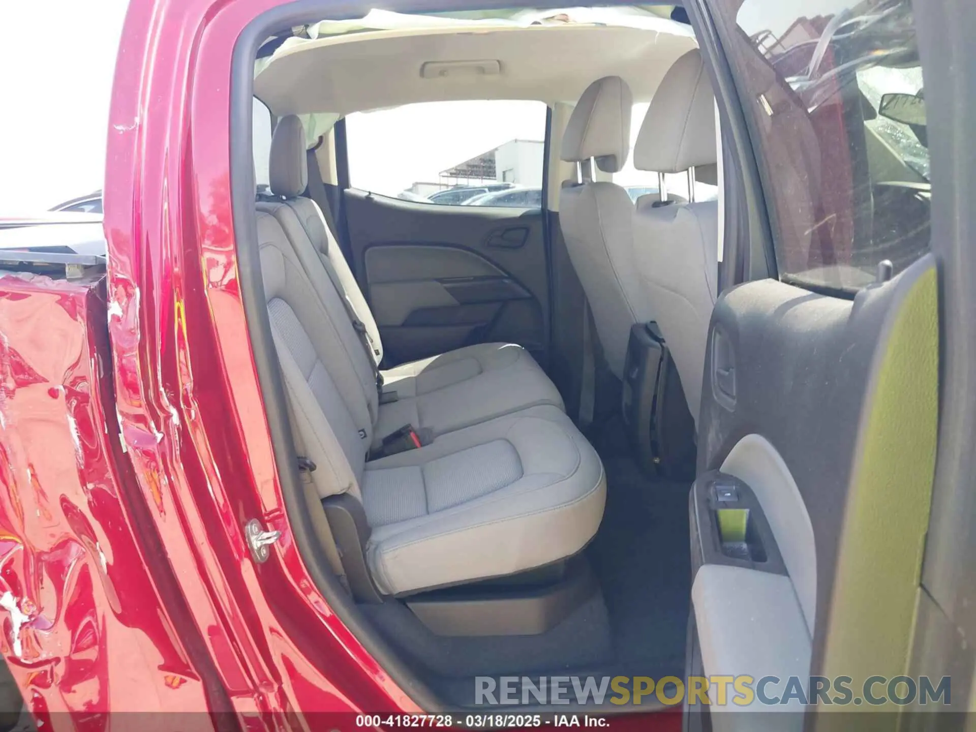 8 Photograph of a damaged car 1GCGSBEN1M1101105 CHEVROLET COLORADO 2021
