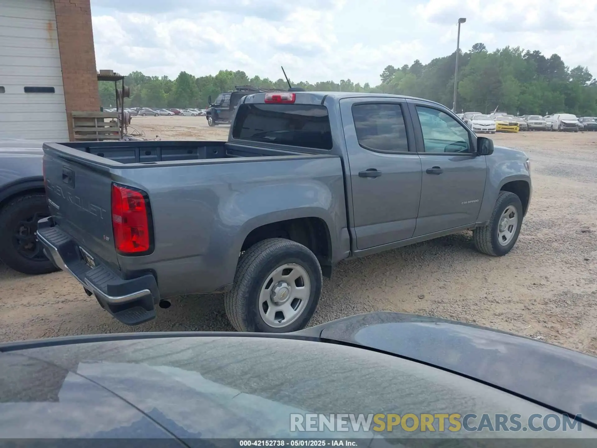 4 Photograph of a damaged car 1GCGSBEN5M1187079 CHEVROLET COLORADO 2021