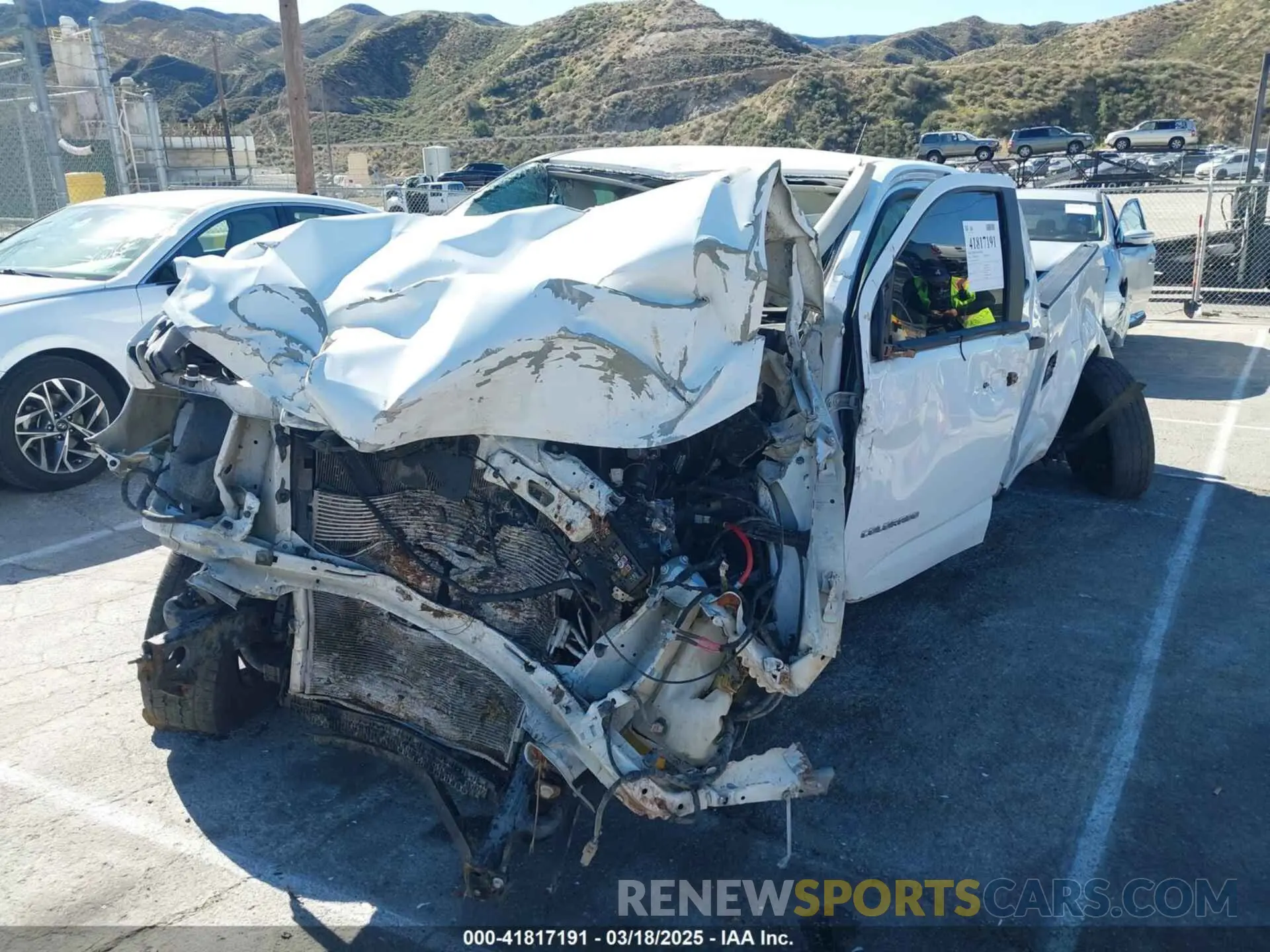 2 Photograph of a damaged car 1GCGSBEN9M1172245 CHEVROLET COLORADO 2021