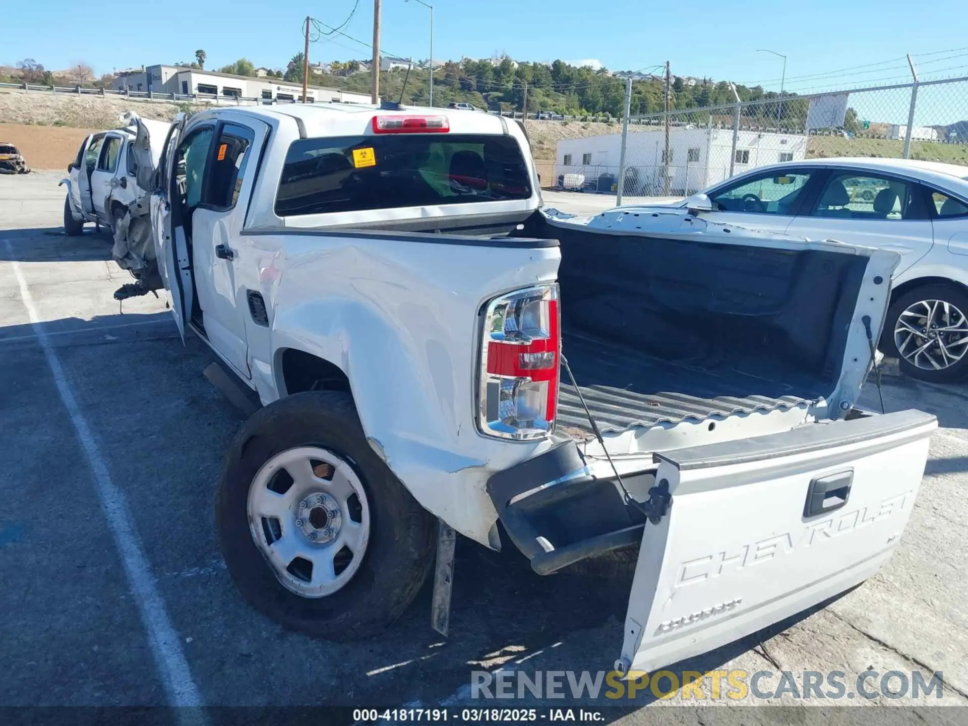 3 Photograph of a damaged car 1GCGSBEN9M1172245 CHEVROLET COLORADO 2021