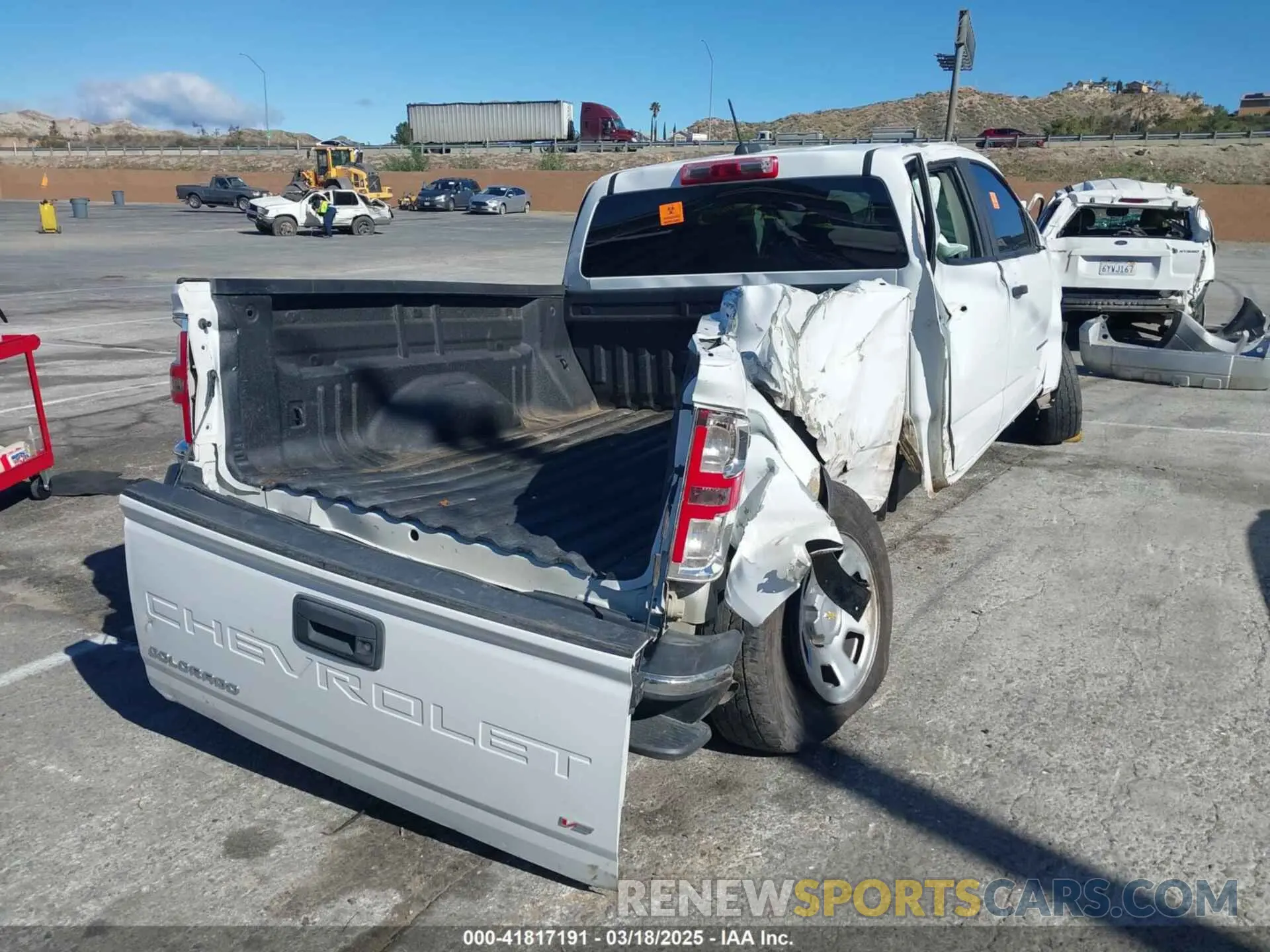 4 Photograph of a damaged car 1GCGSBEN9M1172245 CHEVROLET COLORADO 2021