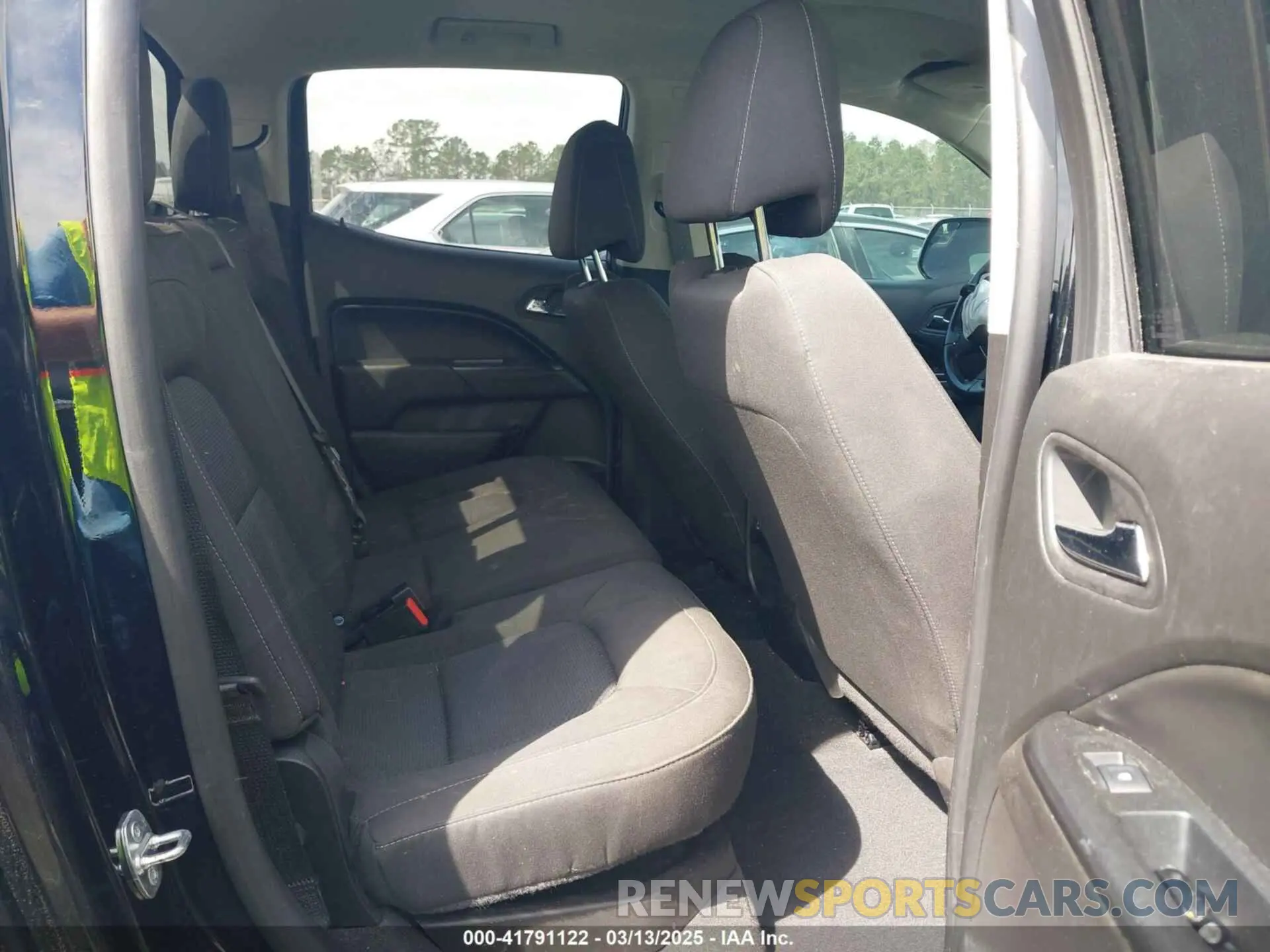 8 Photograph of a damaged car 1GCGSCEA6M1283709 CHEVROLET COLORADO 2021