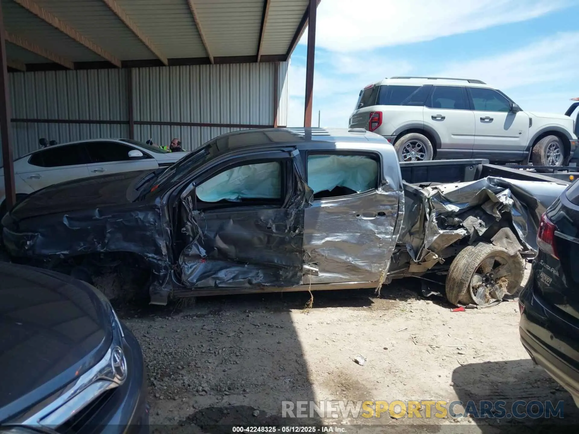 13 Photograph of a damaged car 1GCGSCEAXM1127821 CHEVROLET COLORADO 2021