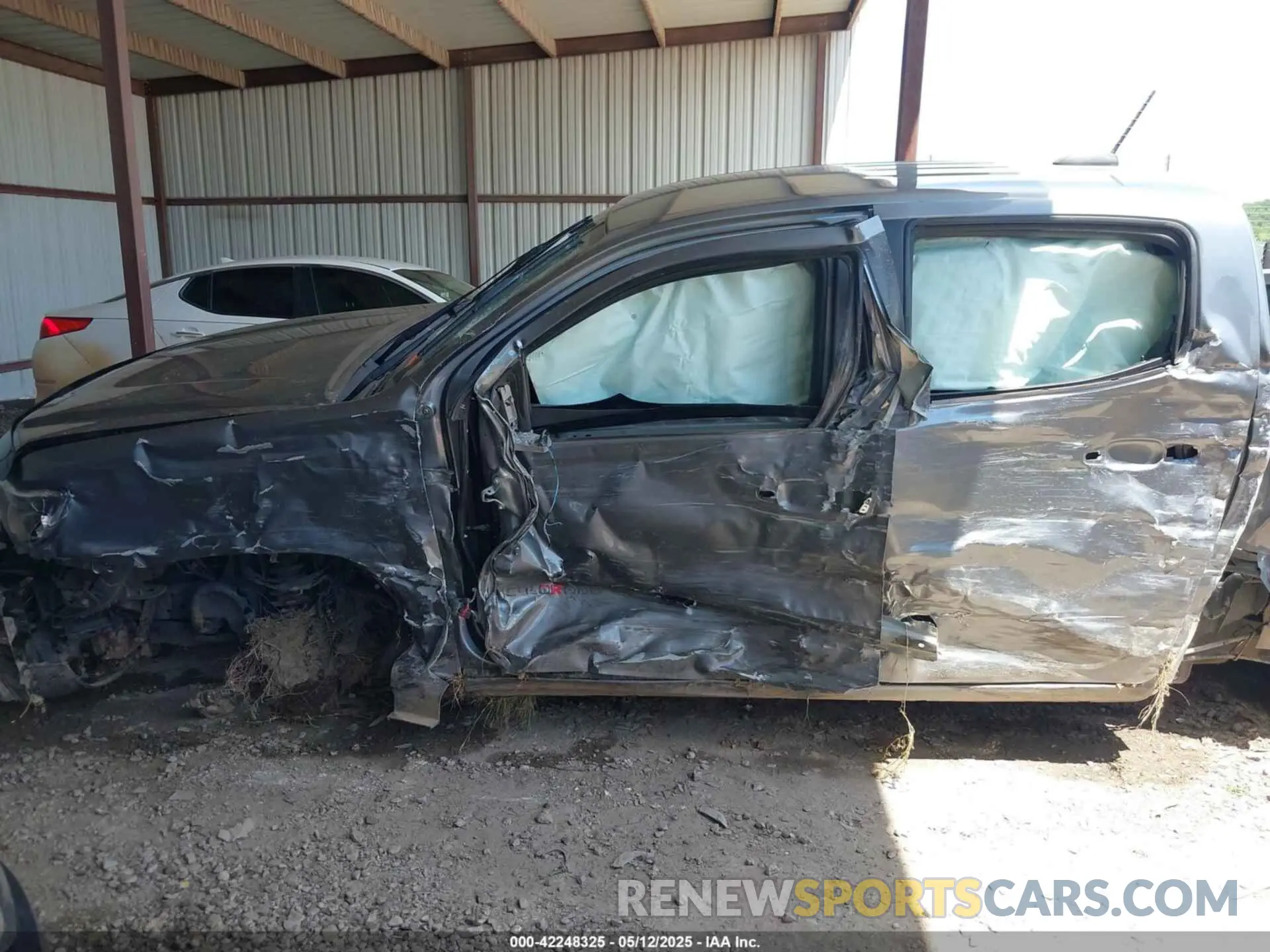 6 Photograph of a damaged car 1GCGSCEAXM1127821 CHEVROLET COLORADO 2021