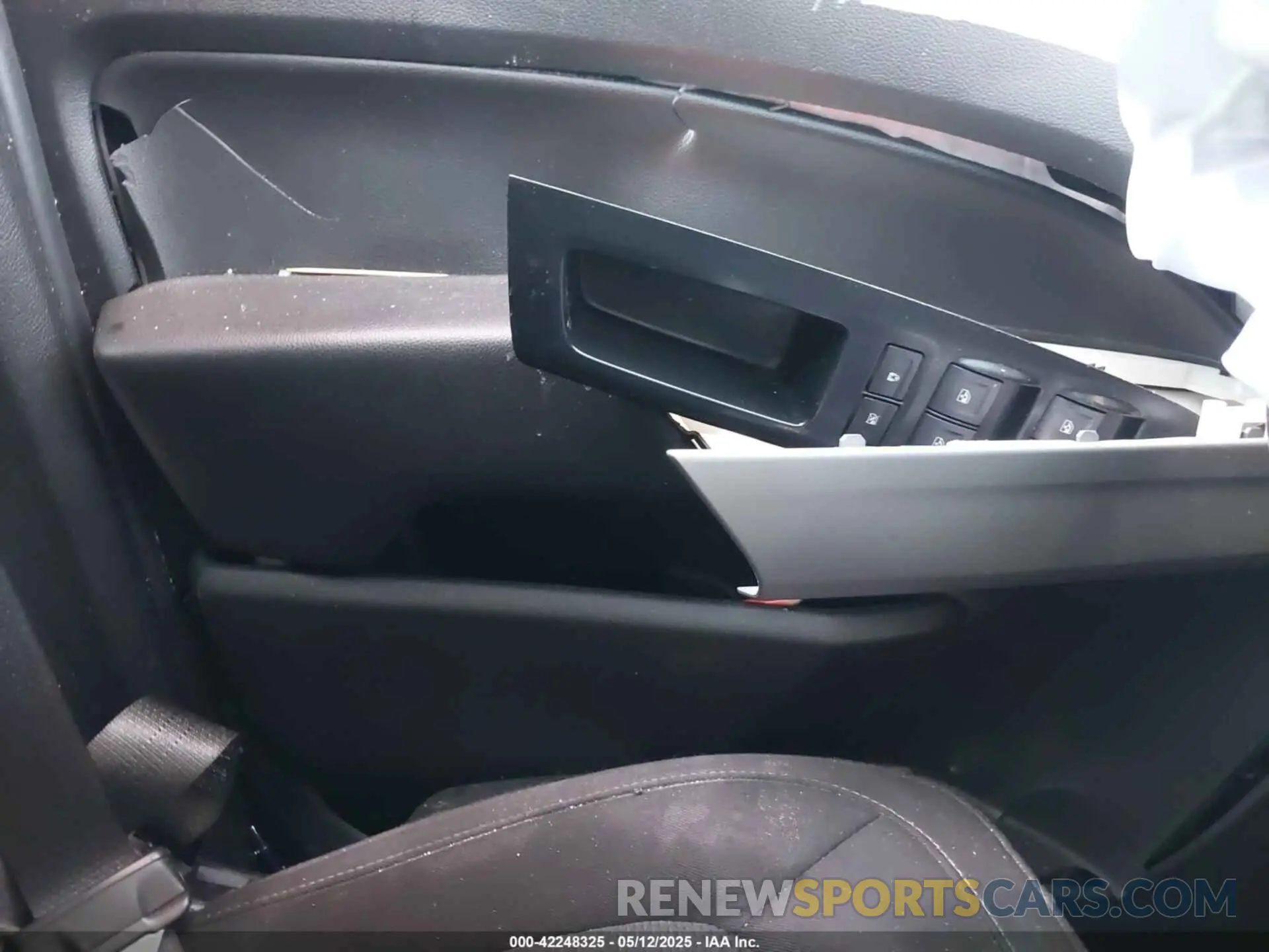 9 Photograph of a damaged car 1GCGSCEAXM1127821 CHEVROLET COLORADO 2021