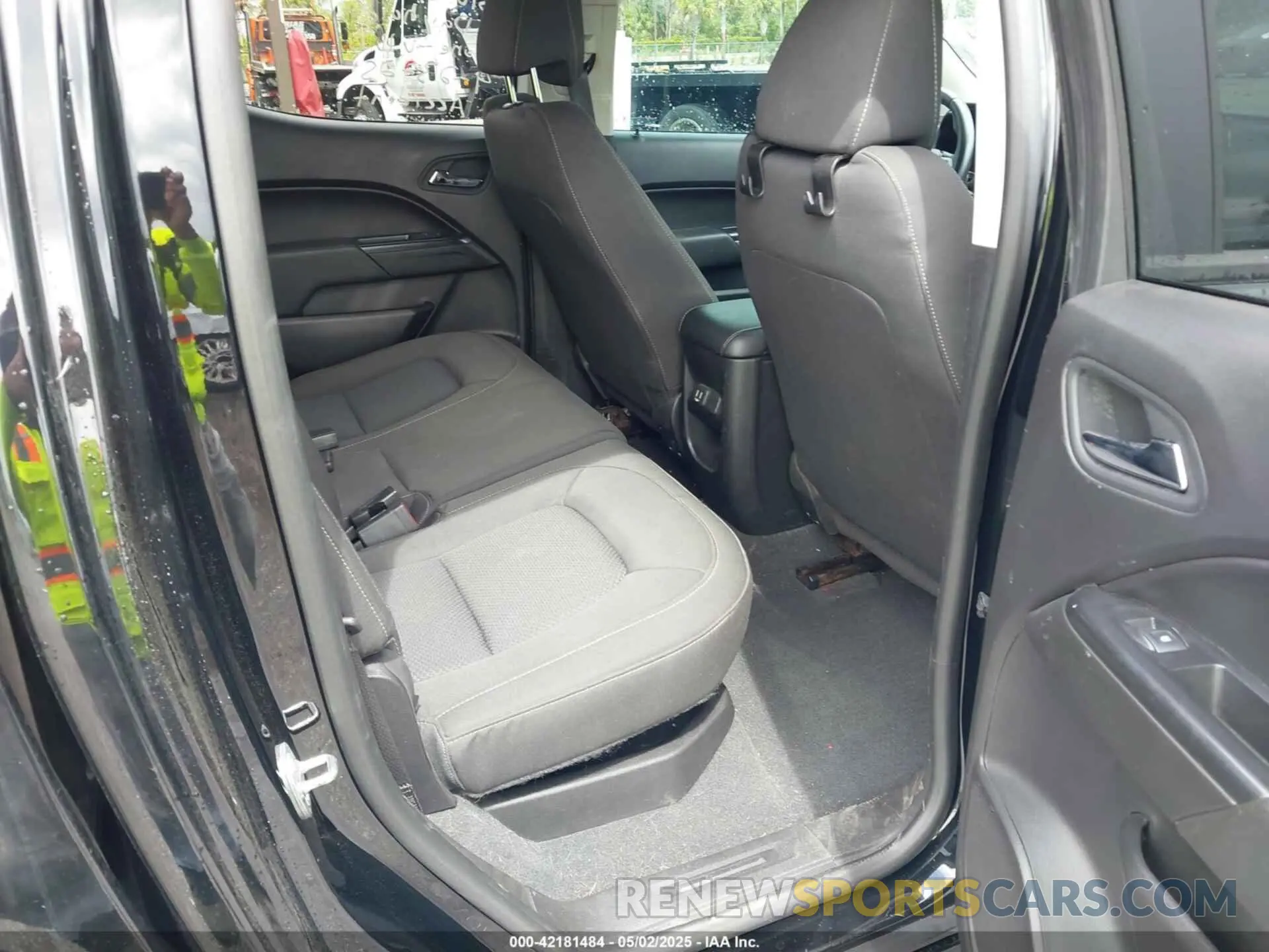 8 Photograph of a damaged car 1GCGSCEN1M1131727 CHEVROLET COLORADO 2021