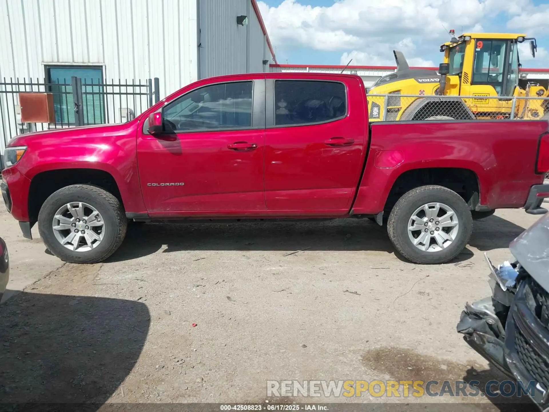 13 Photograph of a damaged car 1GCGSCEN2M1125953 CHEVROLET COLORADO 2021