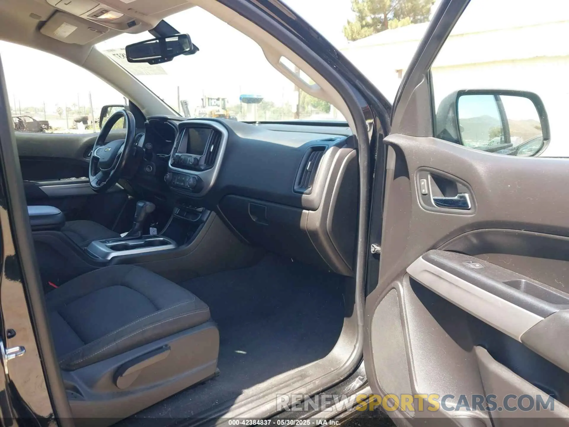 5 Photograph of a damaged car 1GCGSCEN2M1142381 CHEVROLET COLORADO 2021