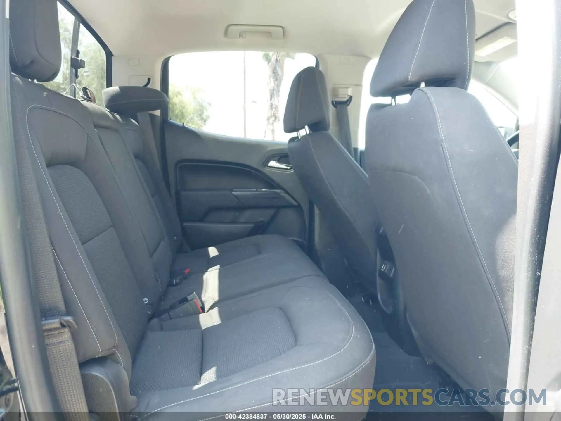 8 Photograph of a damaged car 1GCGSCEN2M1142381 CHEVROLET COLORADO 2021