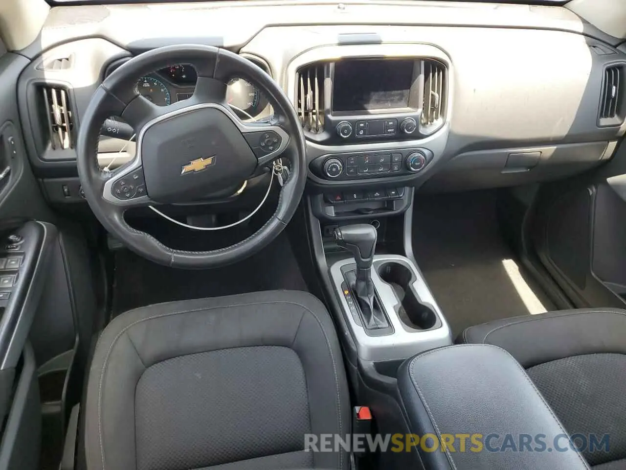 8 Photograph of a damaged car 1GCGSCEN3M1297005 CHEVROLET COLORADO 2021
