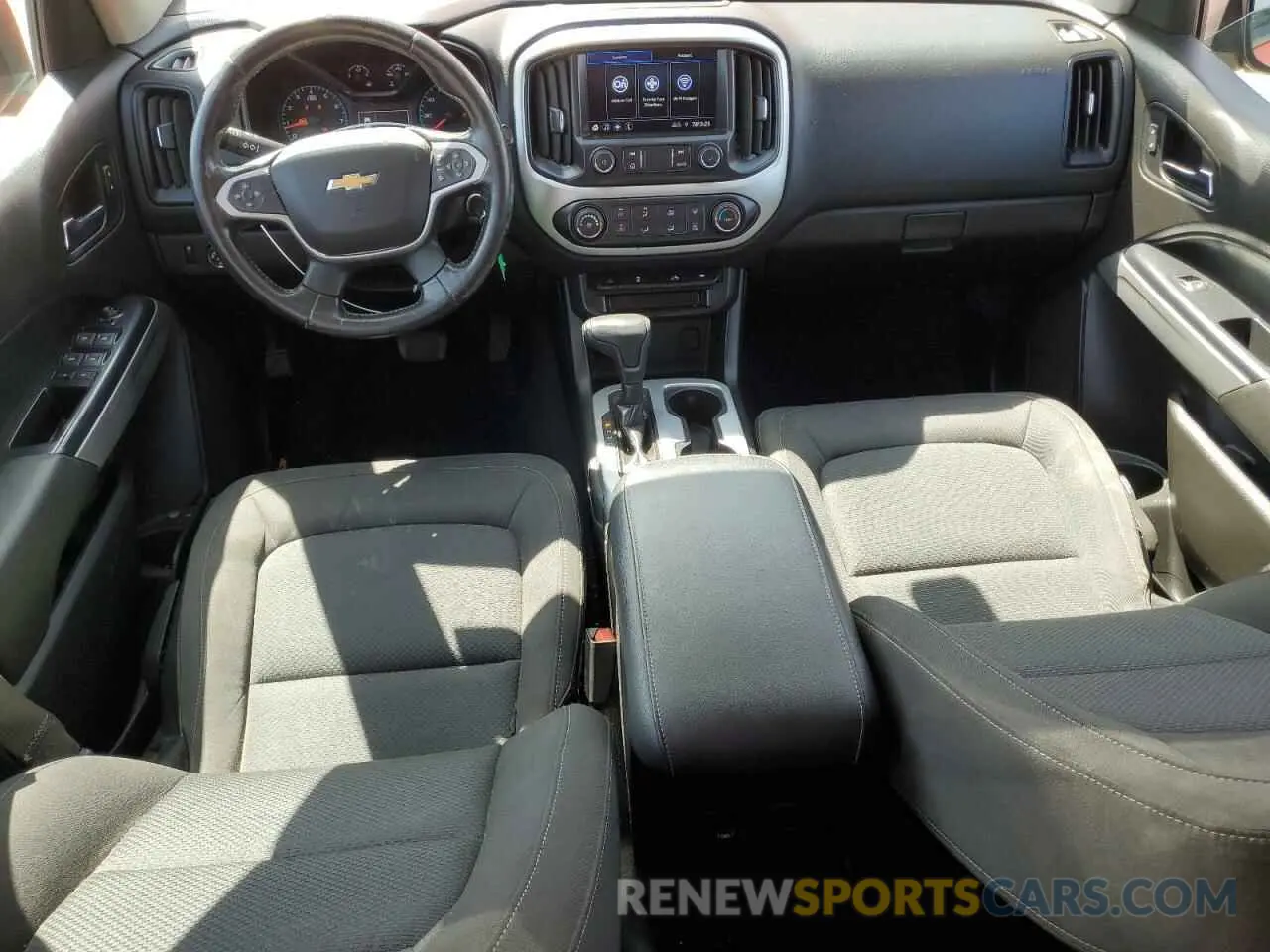 8 Photograph of a damaged car 1GCGSCEN4M1144925 CHEVROLET COLORADO 2021