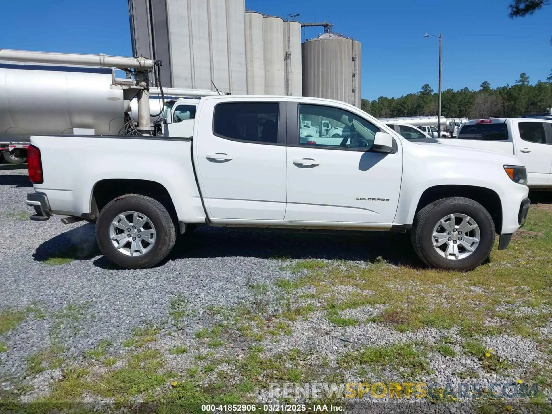 13 Photograph of a damaged car 1GCGSCEN6M1163816 CHEVROLET COLORADO 2021
