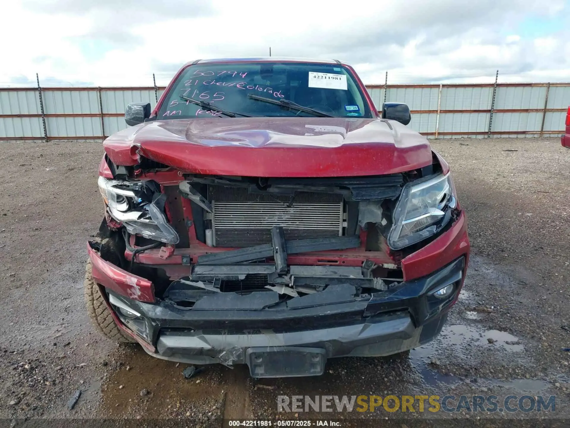 12 Photograph of a damaged car 1GCGSDEN0M1107165 CHEVROLET COLORADO 2021