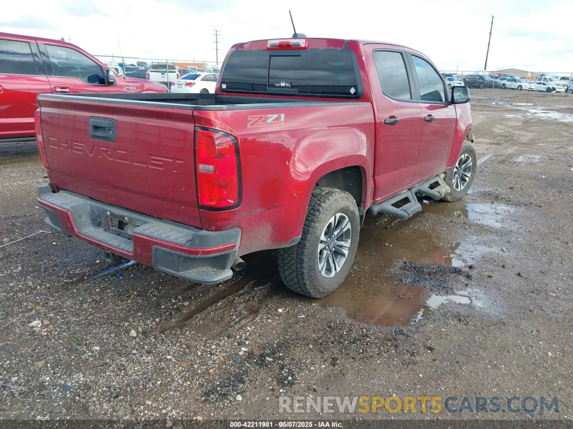 4 Photograph of a damaged car 1GCGSDEN0M1107165 CHEVROLET COLORADO 2021