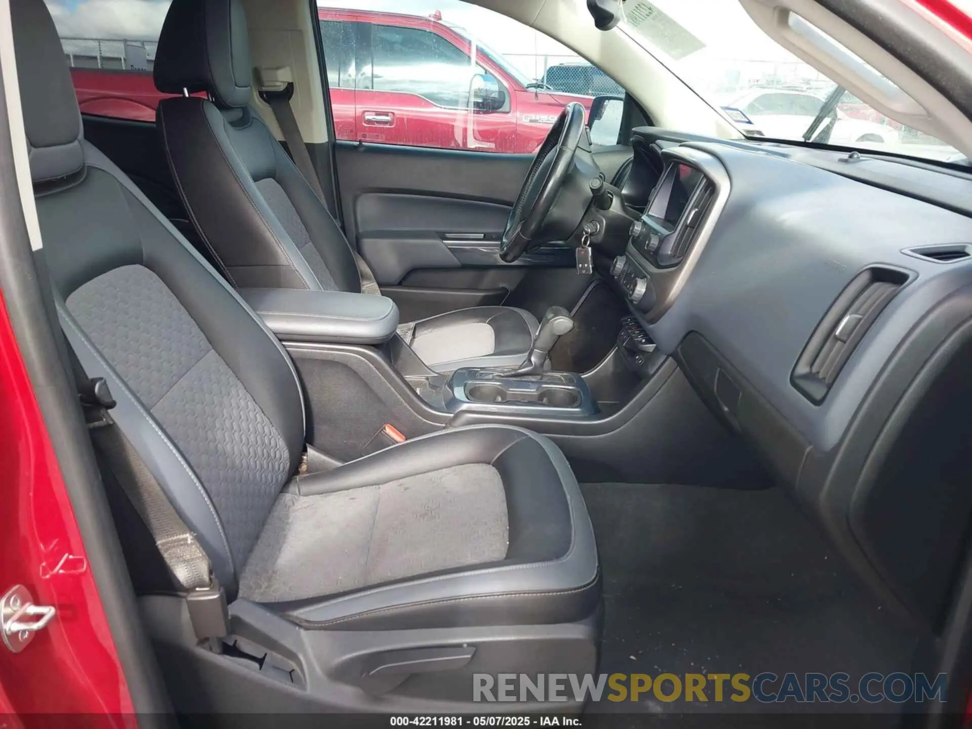 5 Photograph of a damaged car 1GCGSDEN0M1107165 CHEVROLET COLORADO 2021