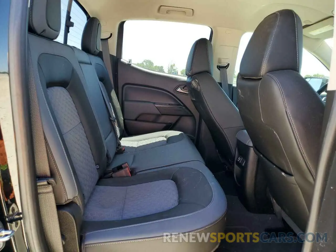 10 Photograph of a damaged car 1GCGSDEN1M1227685 CHEVROLET COLORADO 2021