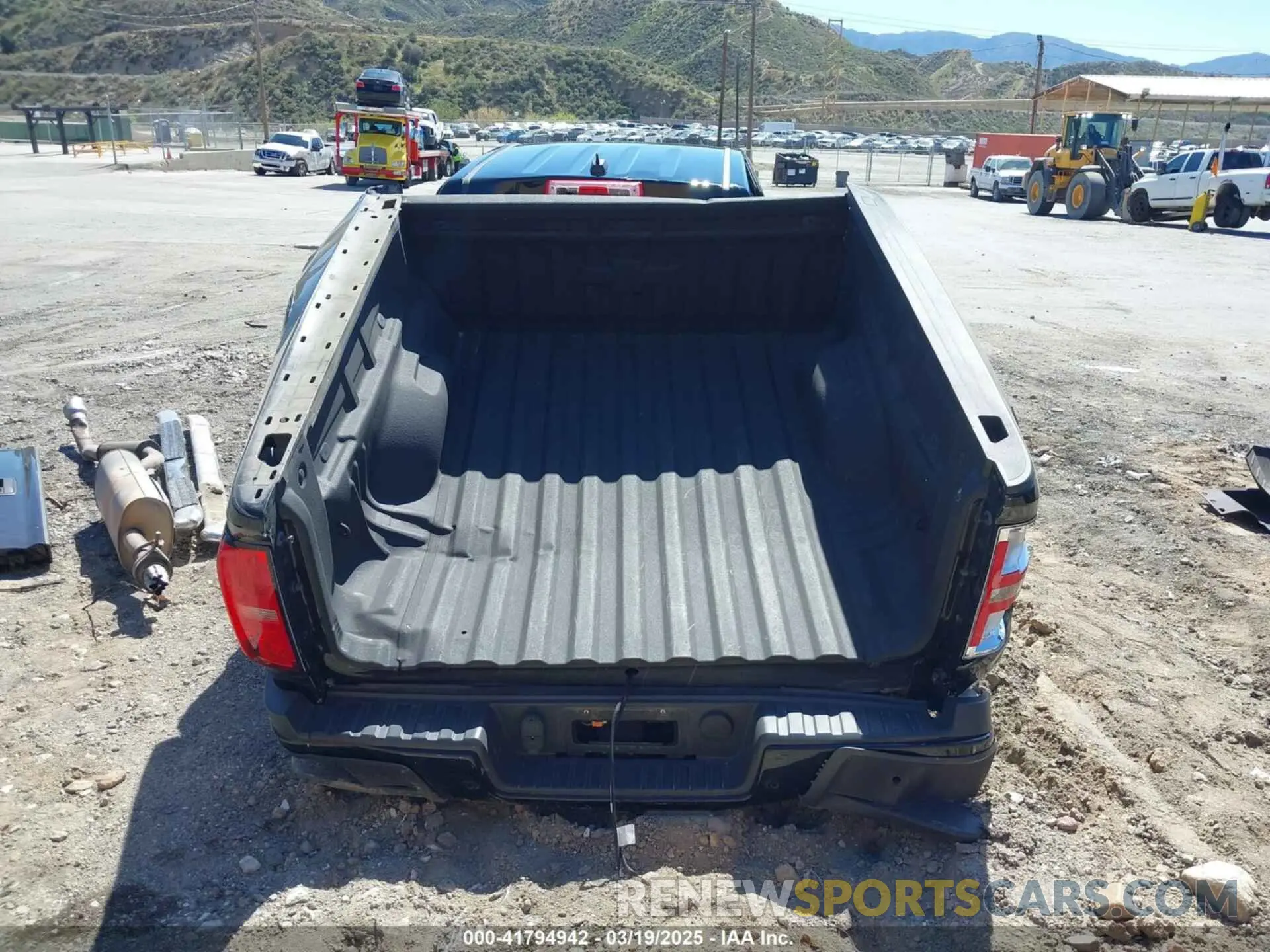 17 Photograph of a damaged car 1GCGSDEN2M1132018 CHEVROLET COLORADO 2021