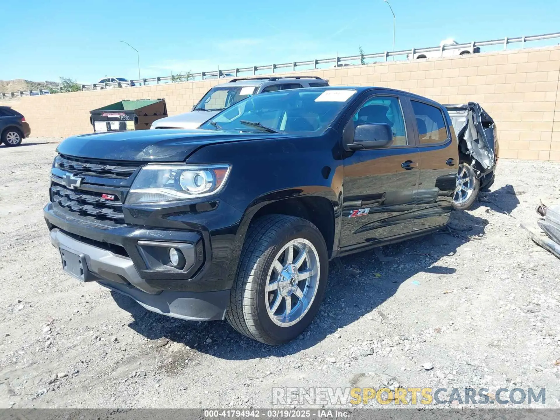 2 Photograph of a damaged car 1GCGSDEN2M1132018 CHEVROLET COLORADO 2021