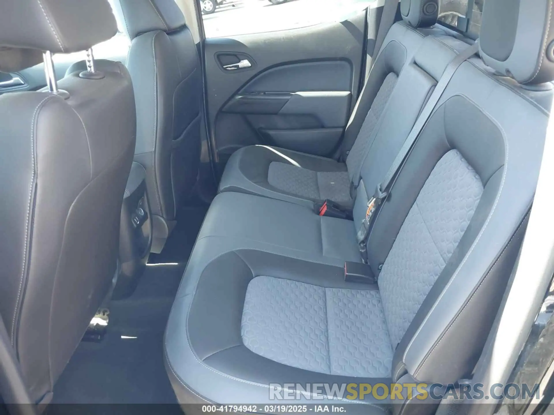 8 Photograph of a damaged car 1GCGSDEN2M1132018 CHEVROLET COLORADO 2021