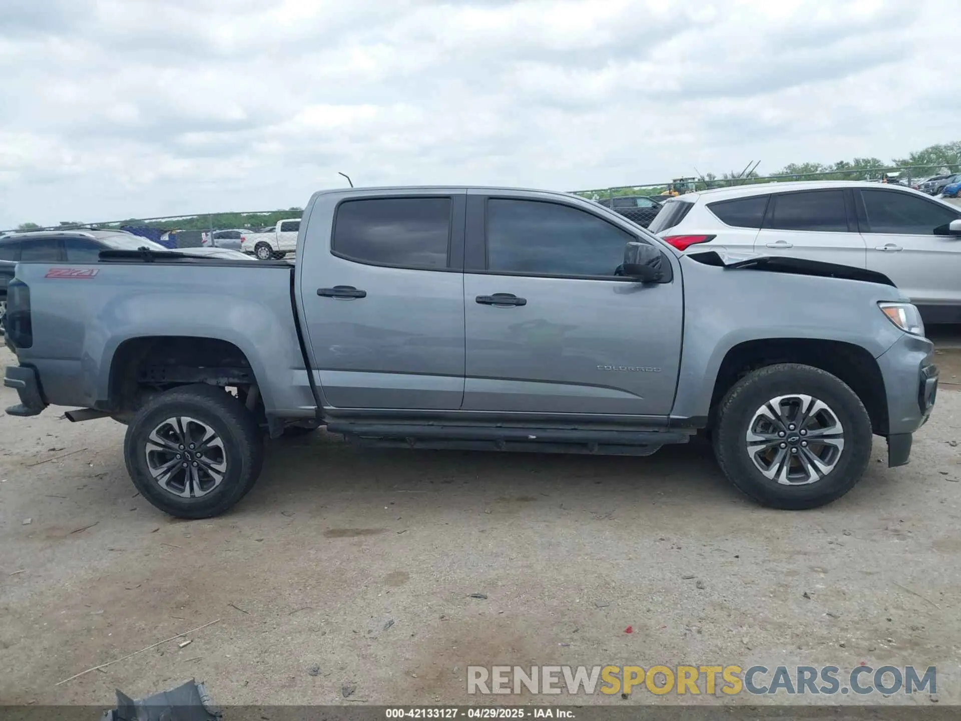 12 Photograph of a damaged car 1GCGSDEN2M1190422 CHEVROLET COLORADO 2021
