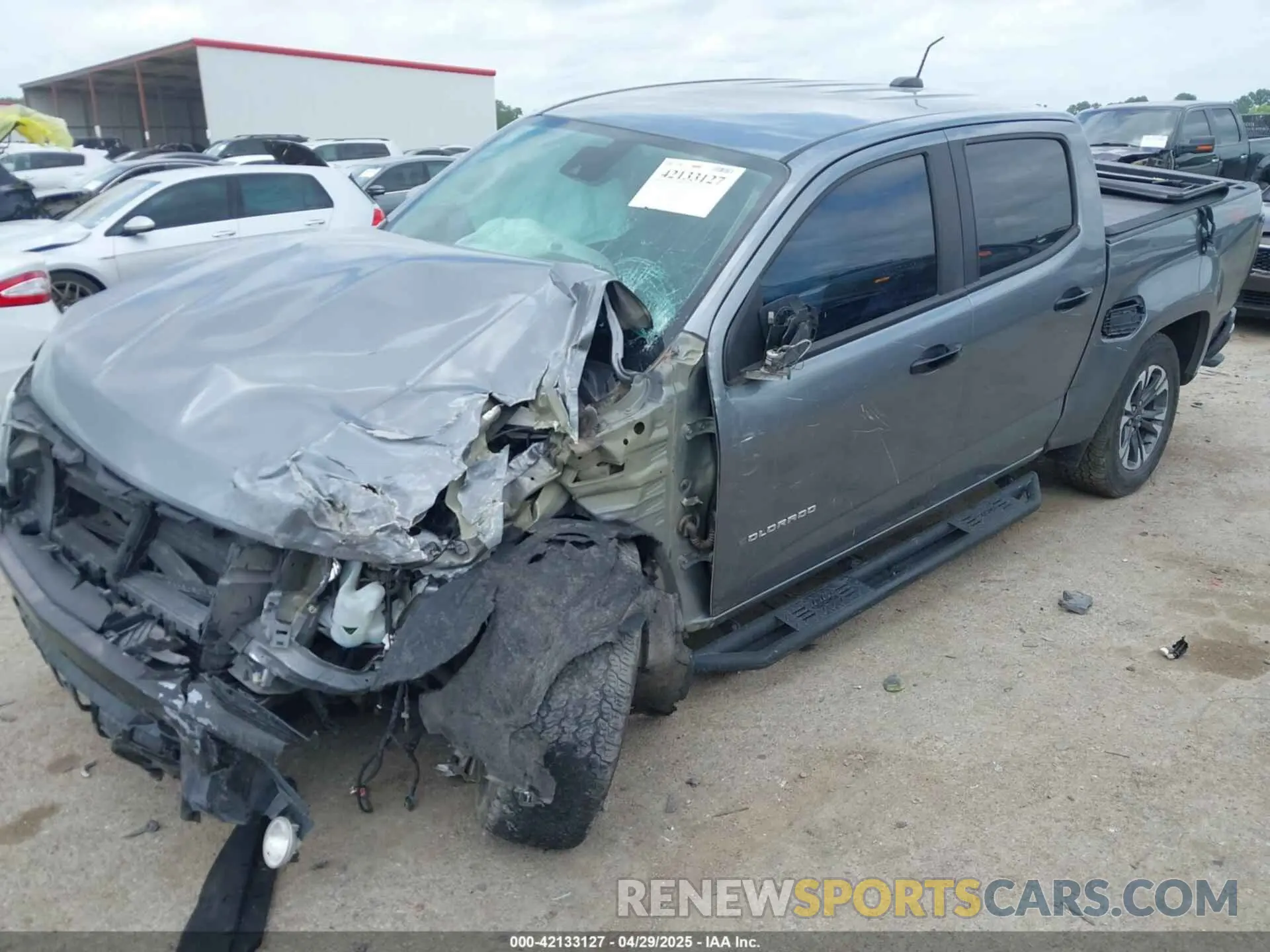 2 Photograph of a damaged car 1GCGSDEN2M1190422 CHEVROLET COLORADO 2021