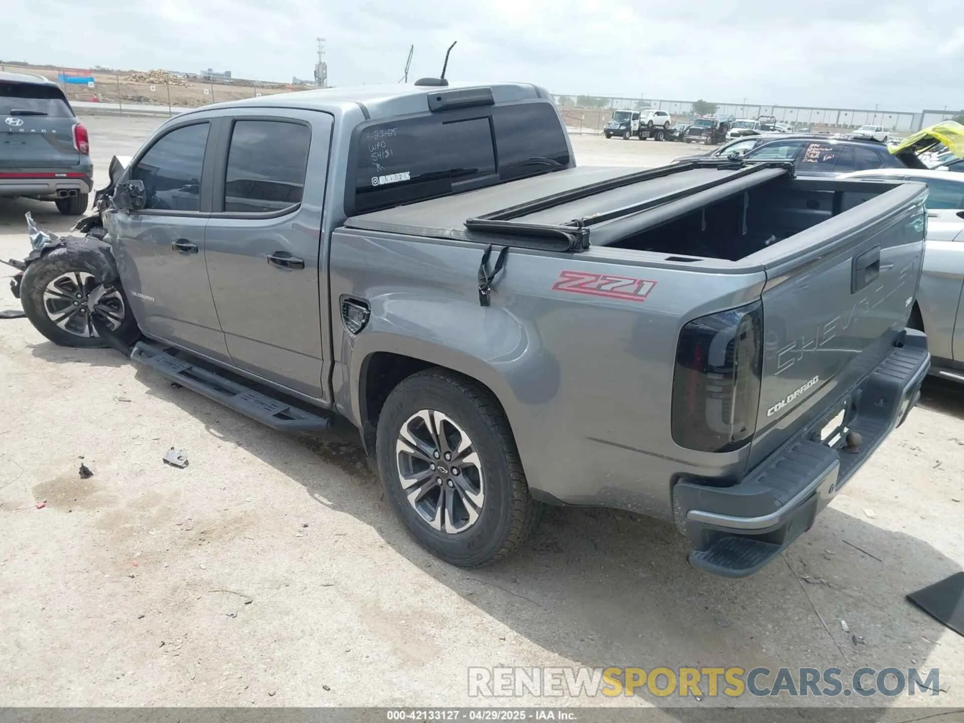 3 Photograph of a damaged car 1GCGSDEN2M1190422 CHEVROLET COLORADO 2021