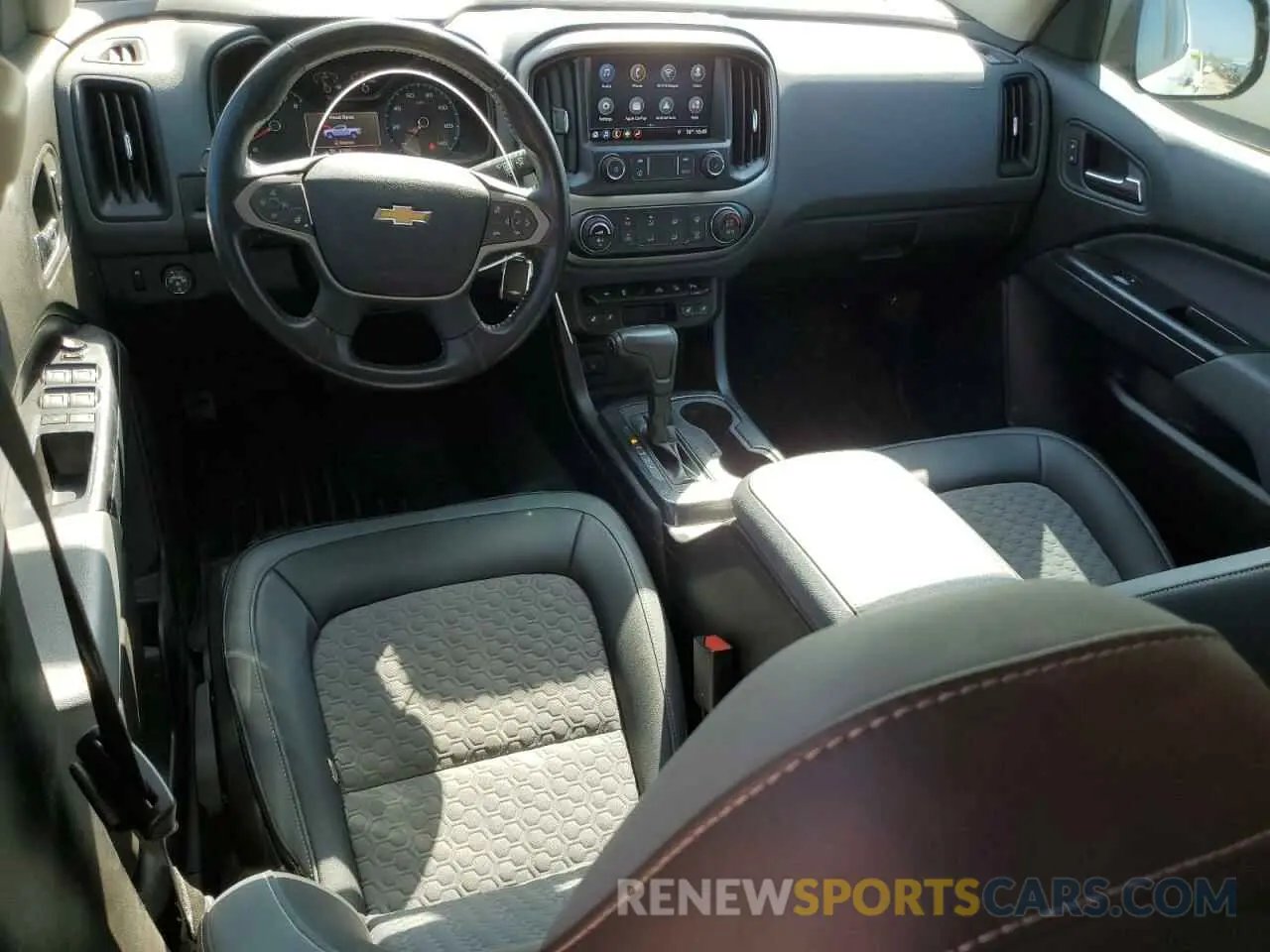 8 Photograph of a damaged car 1GCGSDEN4M1104141 CHEVROLET COLORADO 2021