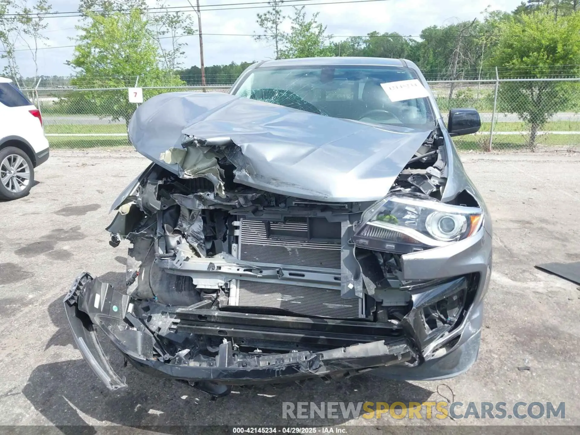 12 Photograph of a damaged car 1GCGSDEN9M1285771 CHEVROLET COLORADO 2021