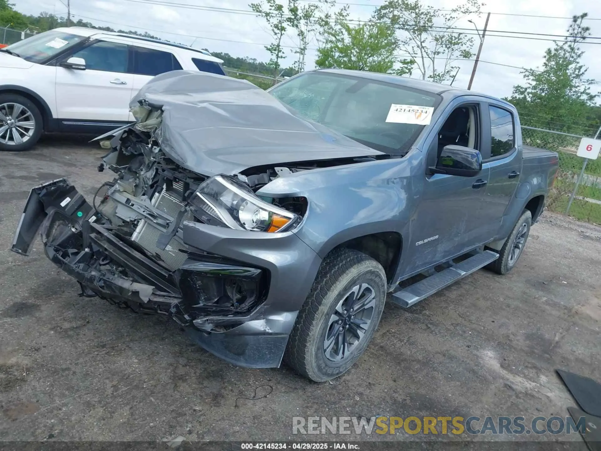 2 Photograph of a damaged car 1GCGSDEN9M1285771 CHEVROLET COLORADO 2021