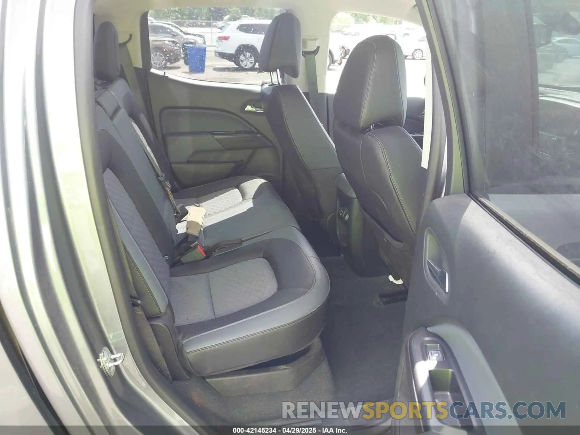 8 Photograph of a damaged car 1GCGSDEN9M1285771 CHEVROLET COLORADO 2021