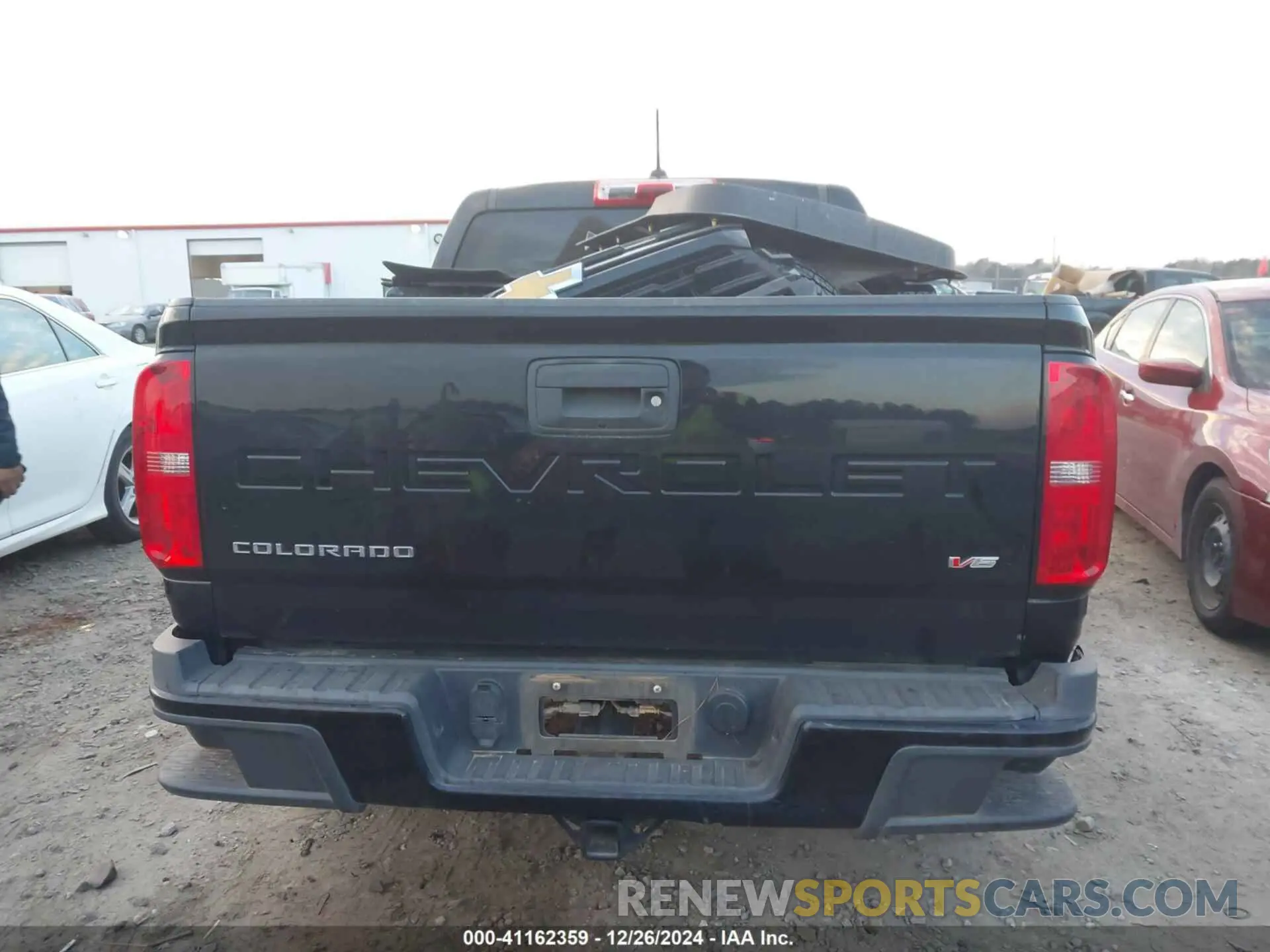 17 Photograph of a damaged car 1GCGTBEN0M1143701 CHEVROLET COLORADO 2021