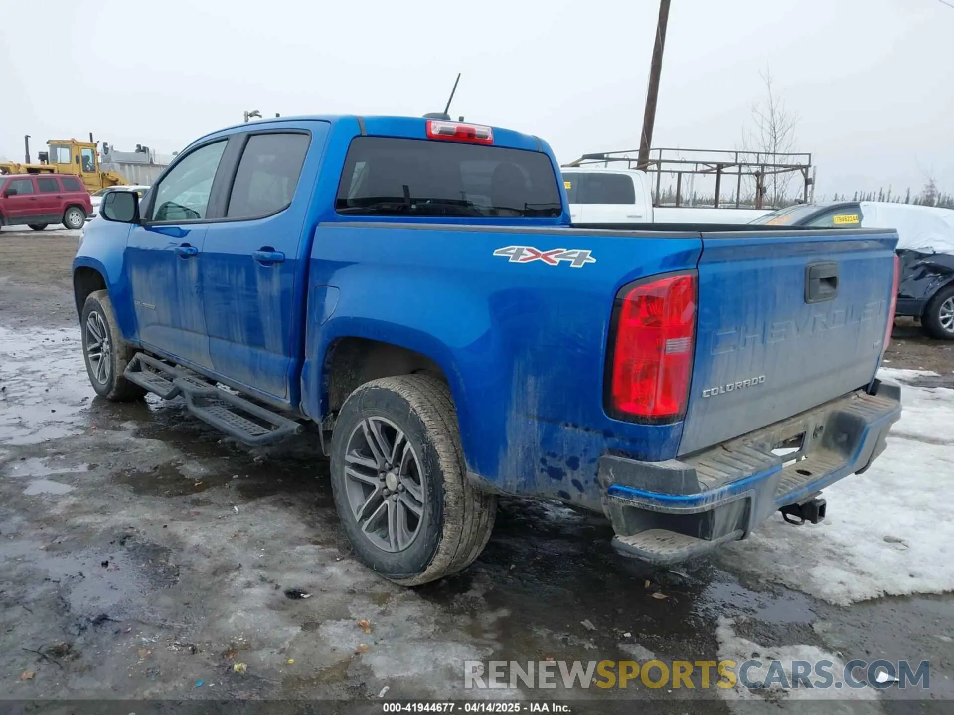 3 Photograph of a damaged car 1GCGTBEN0M1165911 CHEVROLET COLORADO 2021