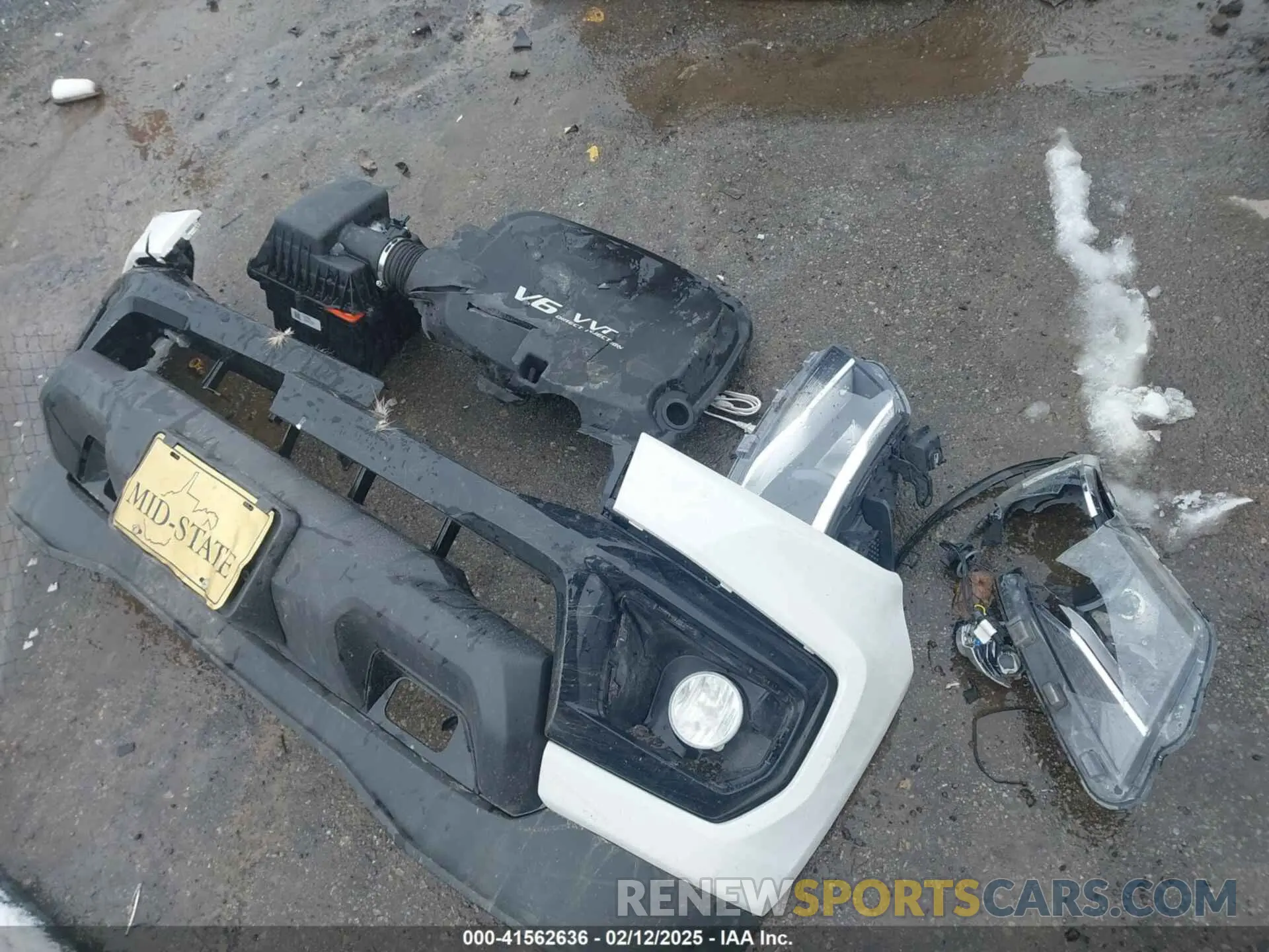 12 Photograph of a damaged car 1GCGTBEN5M1291133 CHEVROLET COLORADO 2021
