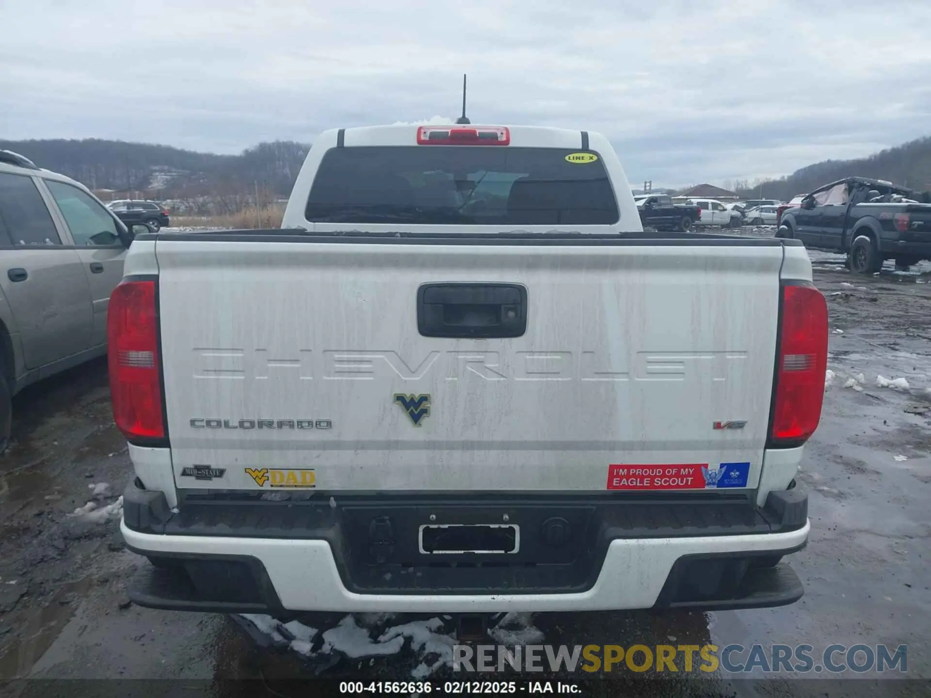 17 Photograph of a damaged car 1GCGTBEN5M1291133 CHEVROLET COLORADO 2021
