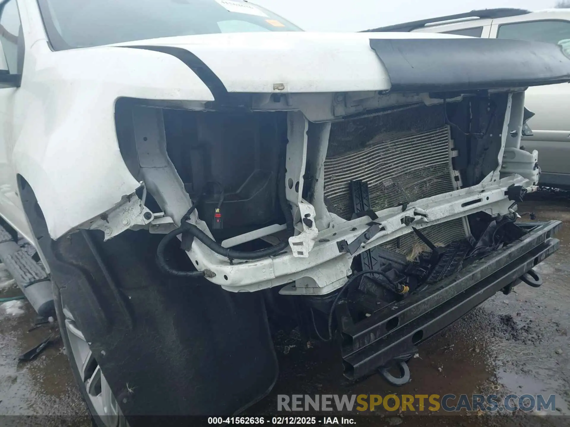 18 Photograph of a damaged car 1GCGTBEN5M1291133 CHEVROLET COLORADO 2021