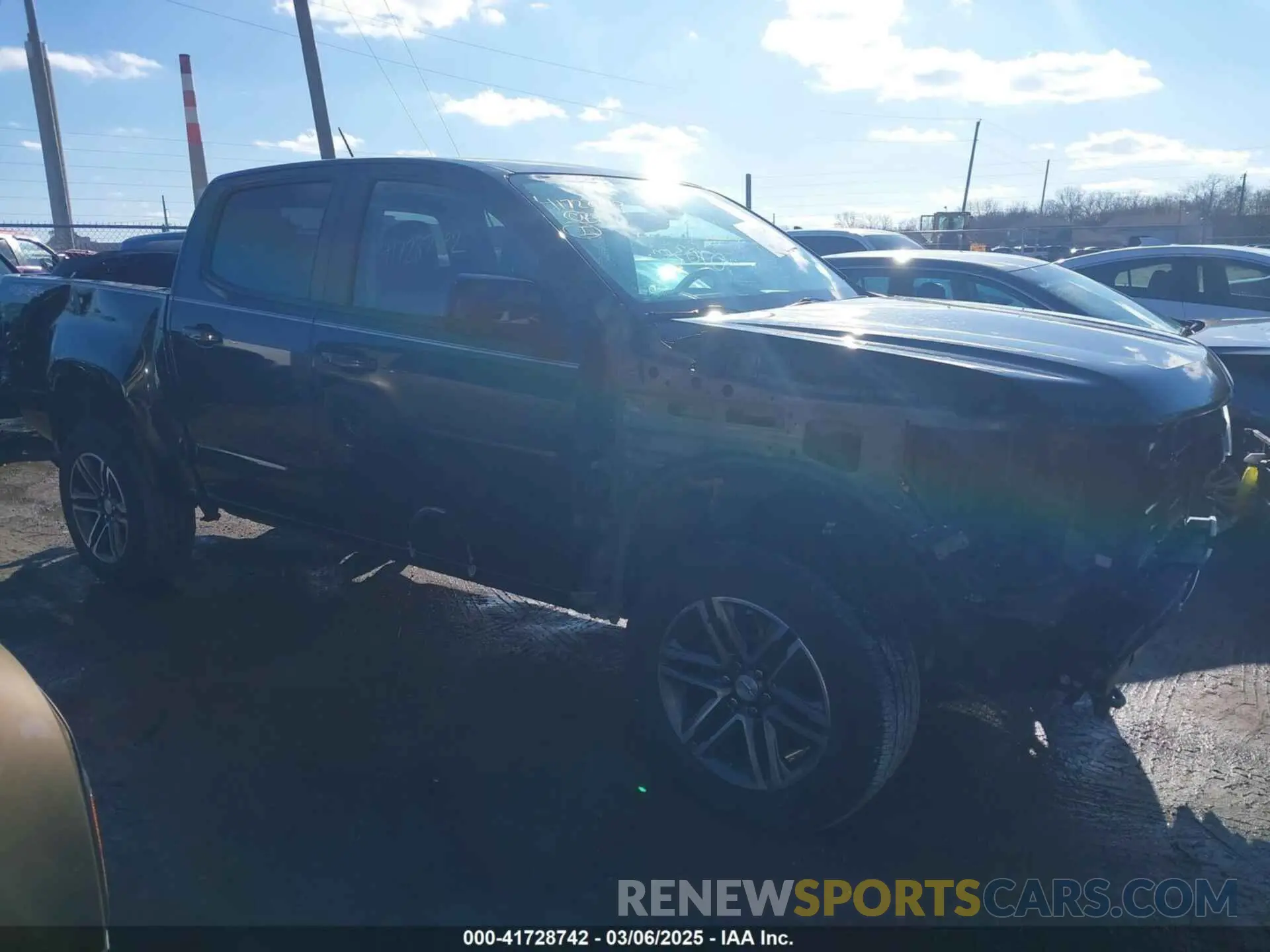 14 Photograph of a damaged car 1GCGTBEN7M1201304 CHEVROLET COLORADO 2021